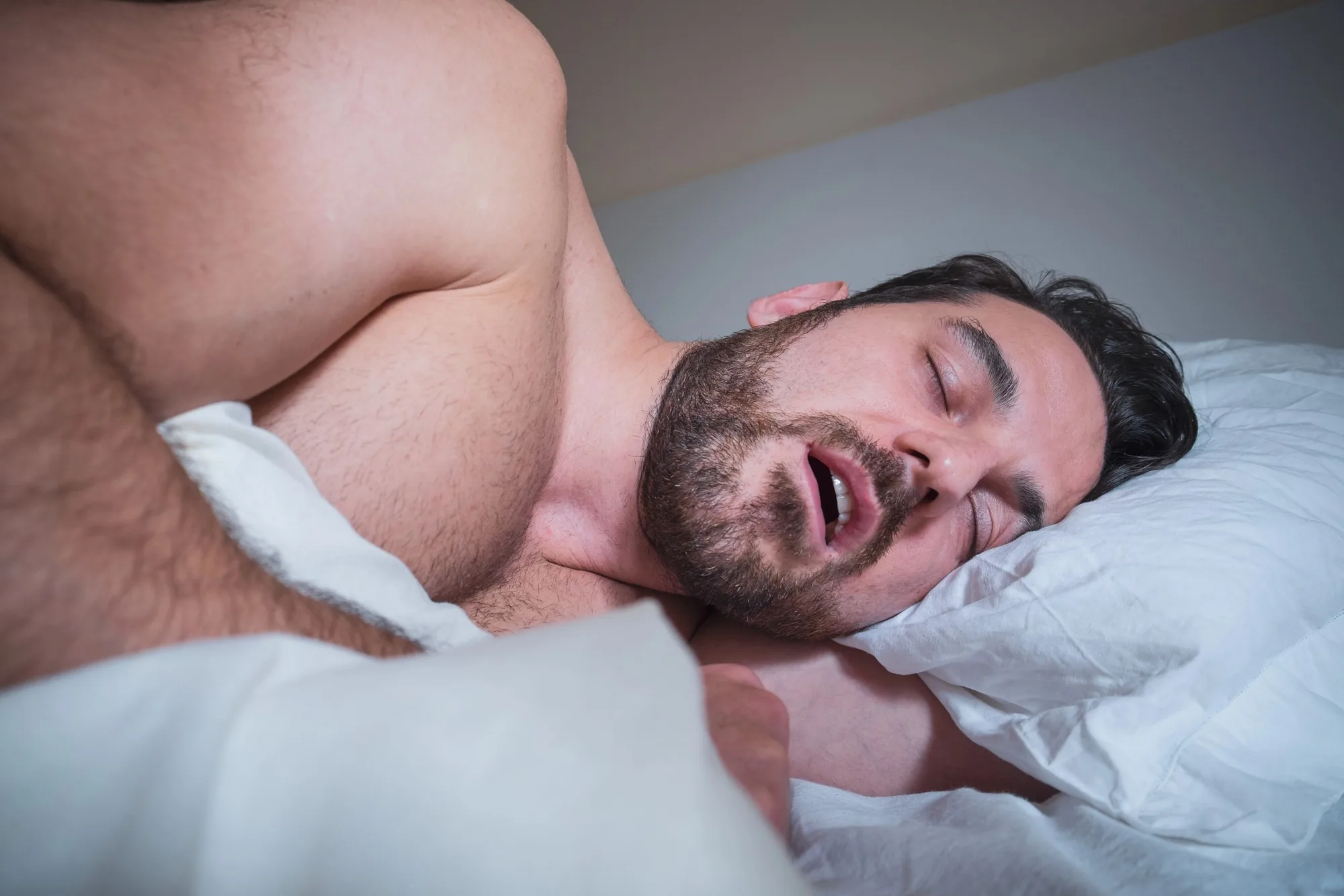 sleep-apnea-therapy-falls-church-sleeping-patient