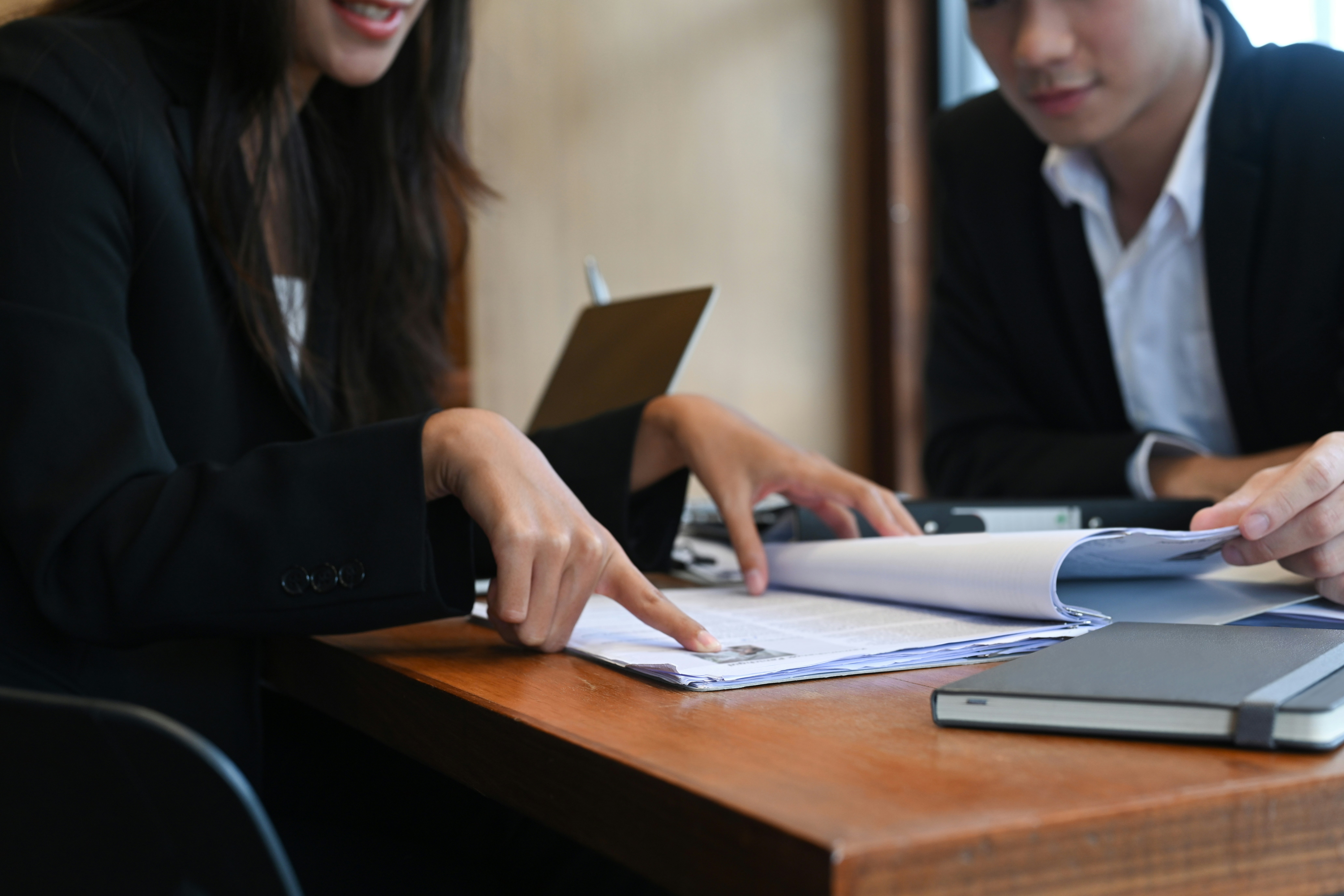 How To Hire A Legal Assistant