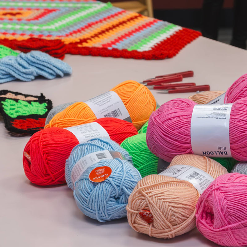 AMIGAS DO MEA Quarta do Crochê: encontro de artesãs voluntárias