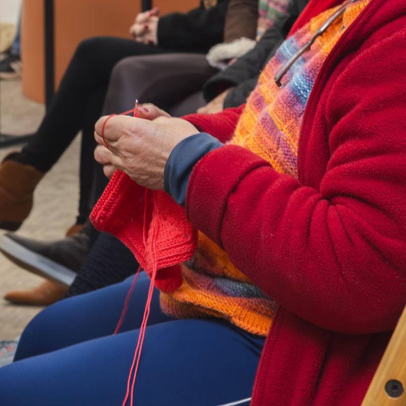 AMIGAS DO MEA Quarta do Crochê: encontro de artesãs voluntárias