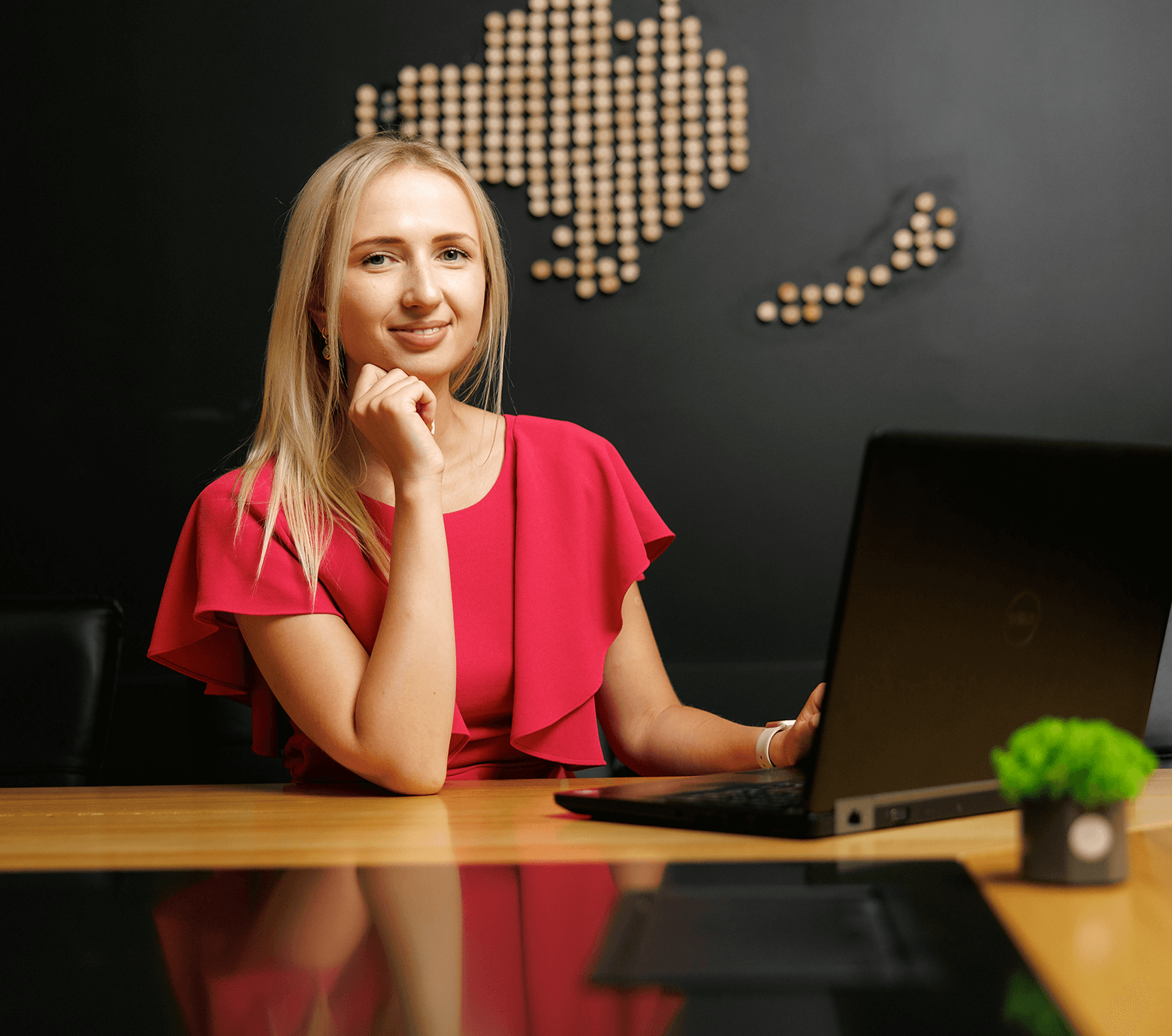 An image of a business woman working for Pharmbills