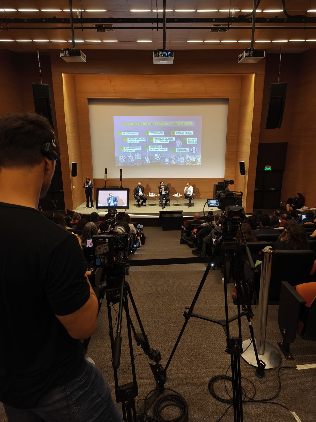 Participantes durante edição anterior do InfraCidades