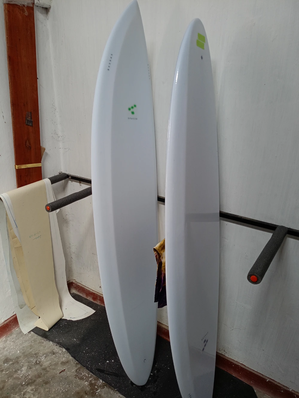 Spacer Ahangama surfboards production hand shaped