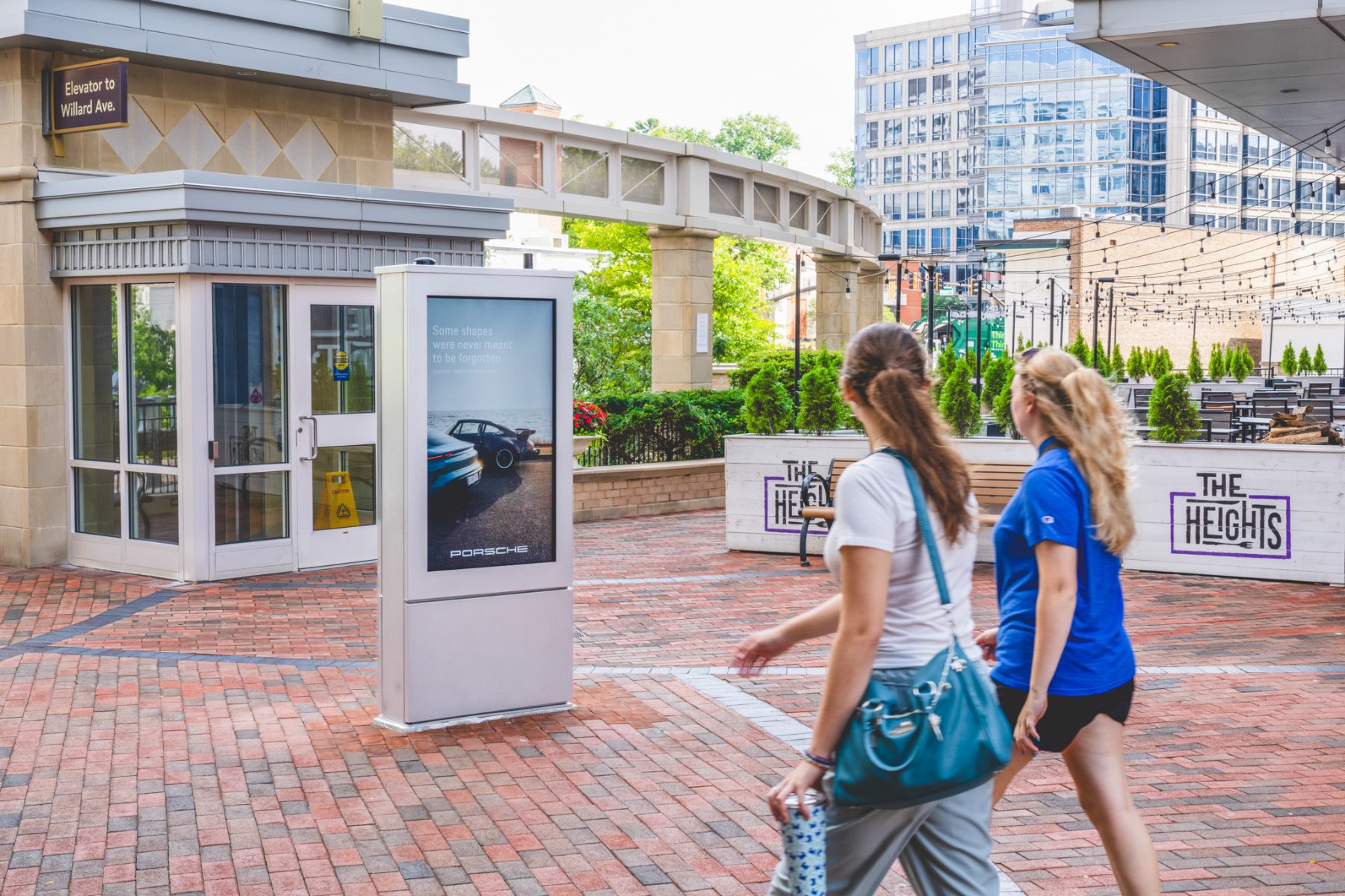 digital out-of-home advertising