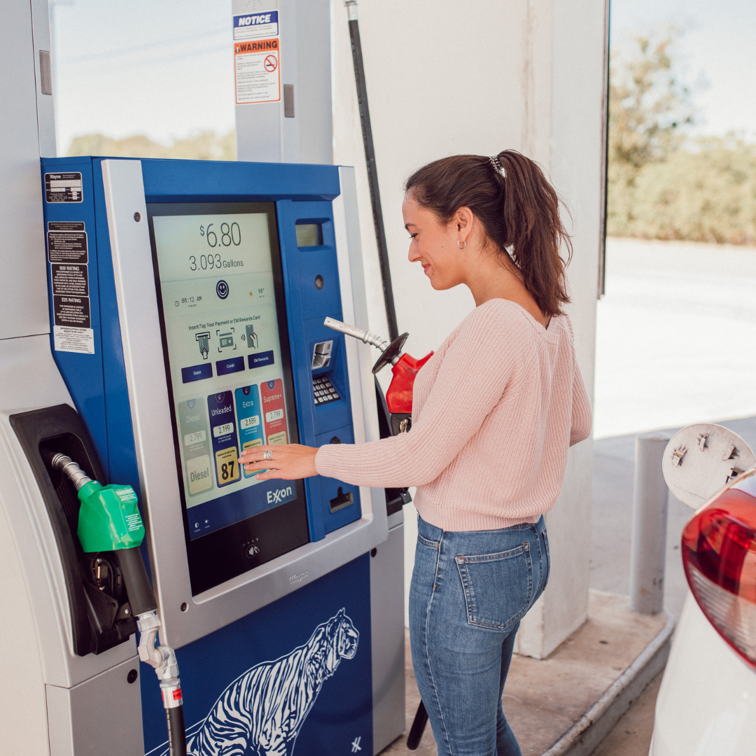 gas station dooh advertising