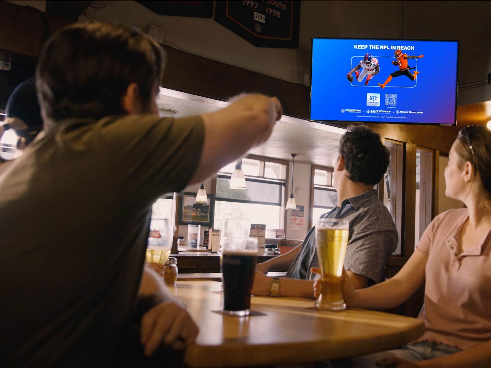 DOOH ad at a sports bar