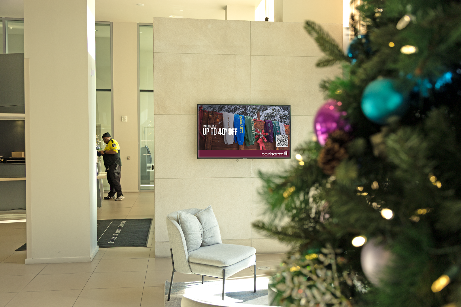 Digital out of home holiday advertising