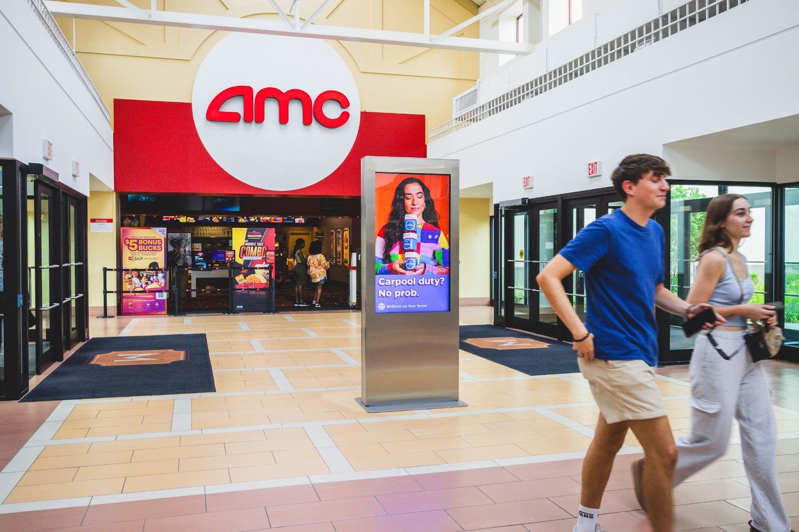 OOH advertising in malls