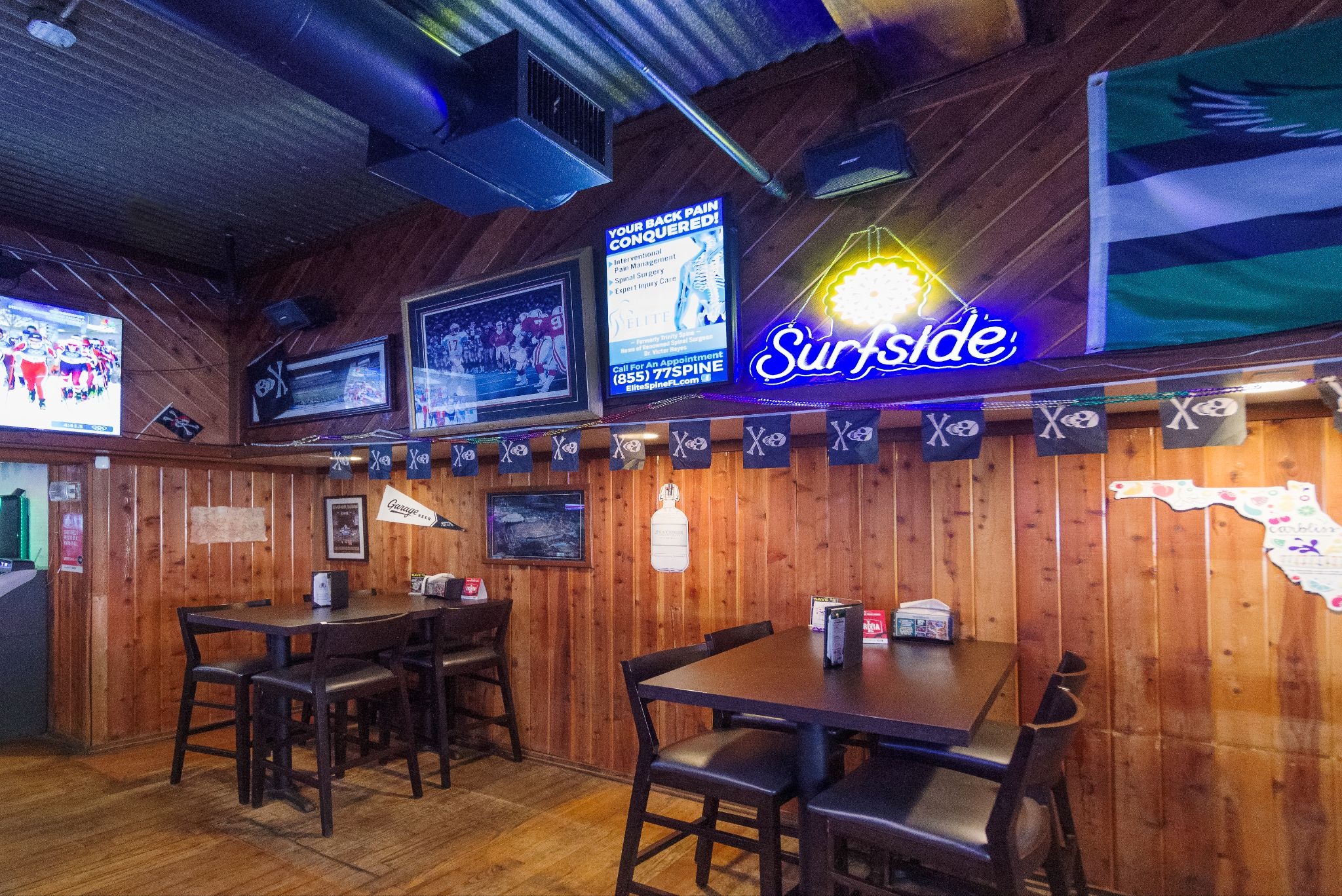 DOOH screen at a causal dining restaurant