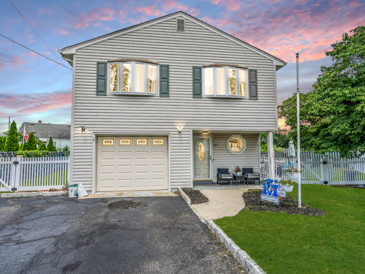 Under Contract - 557 Howard Ave, Middlesex, NJ