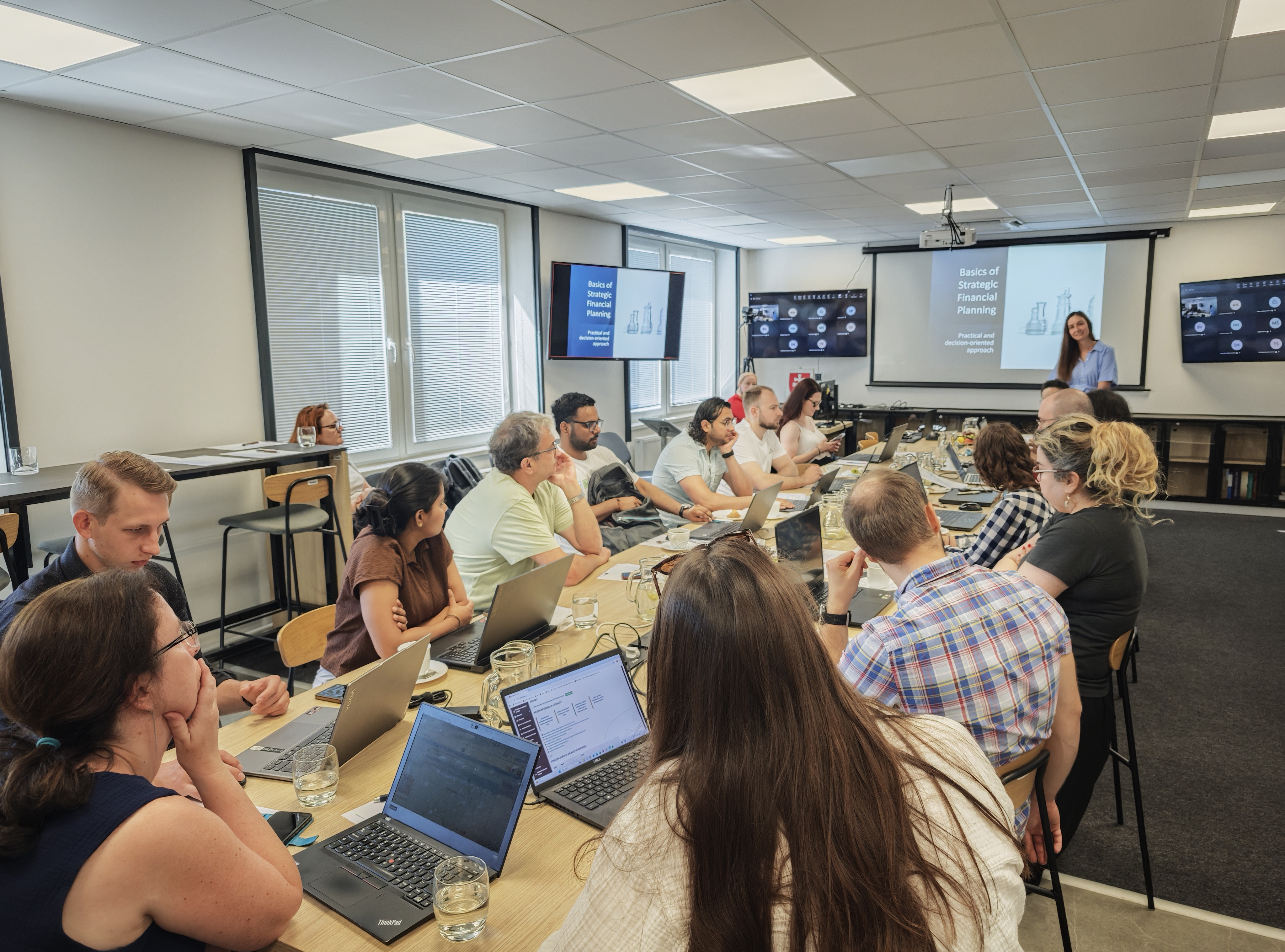 Financial Literacy for Research Activities – Second Cycle of the GlaCerHub Training Programme Successfully Completed