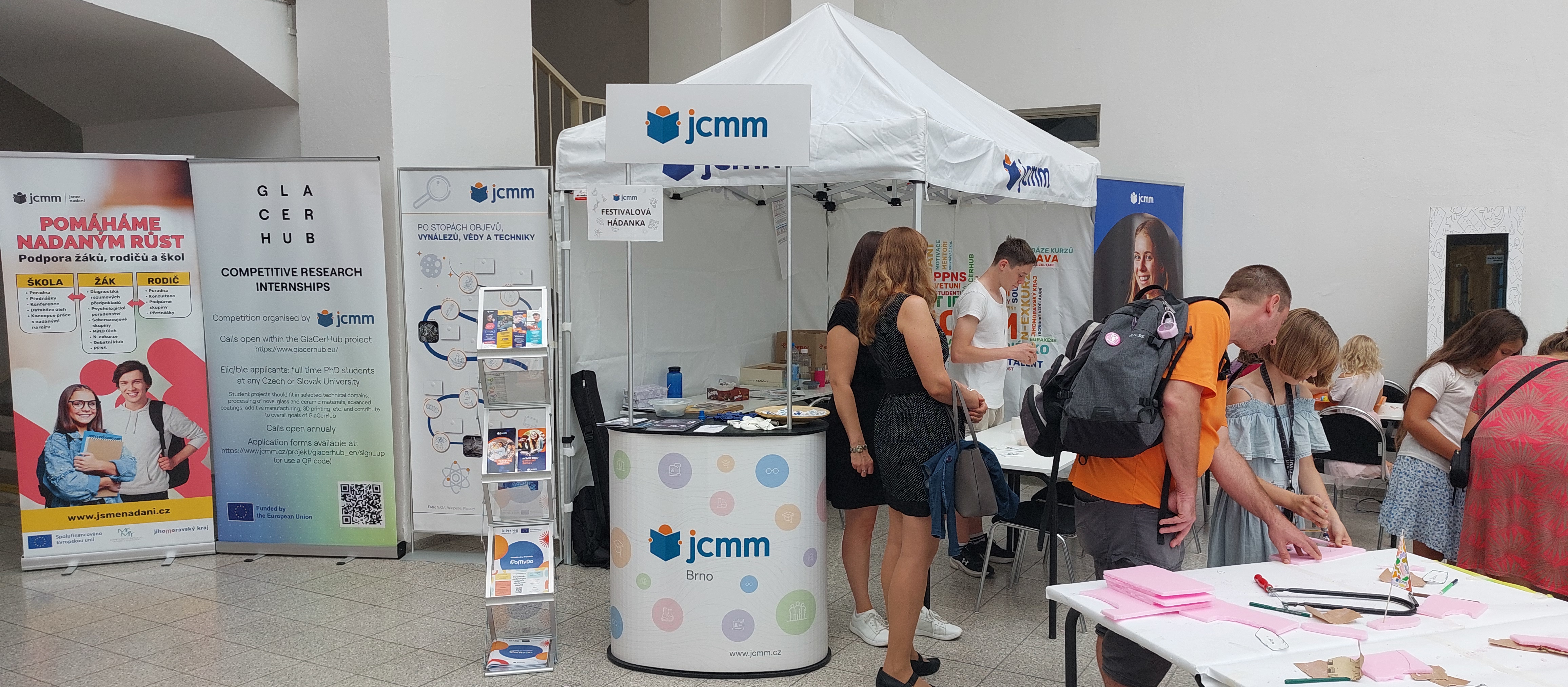 GlaCerHub Partner JCMM Engages Visitors at the Festival of Science and Technology 2026