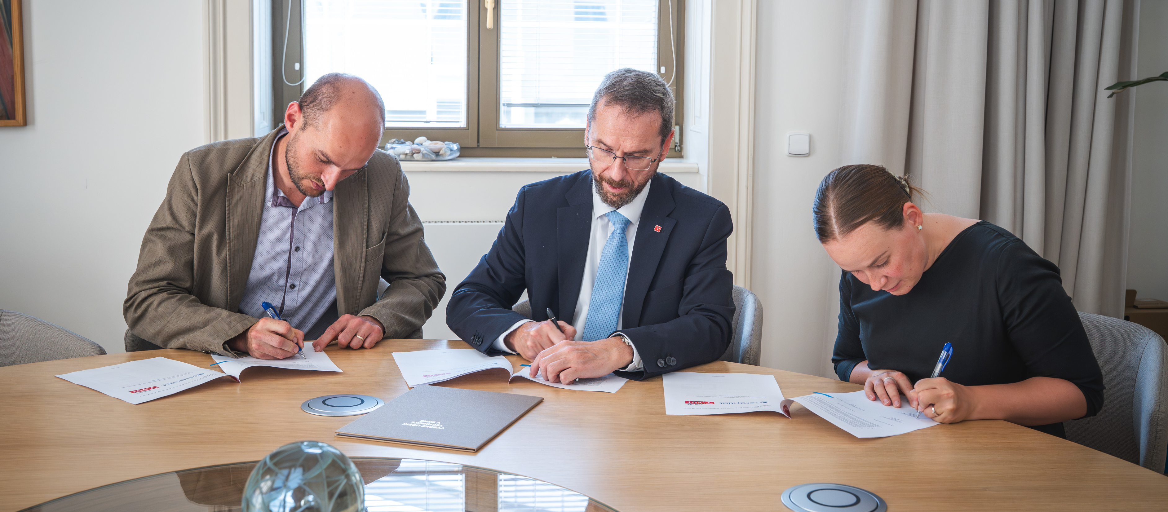 GlaCerHub is celebrating its first Spin-Off company – transferring a technology developed at CEITEC BUT!