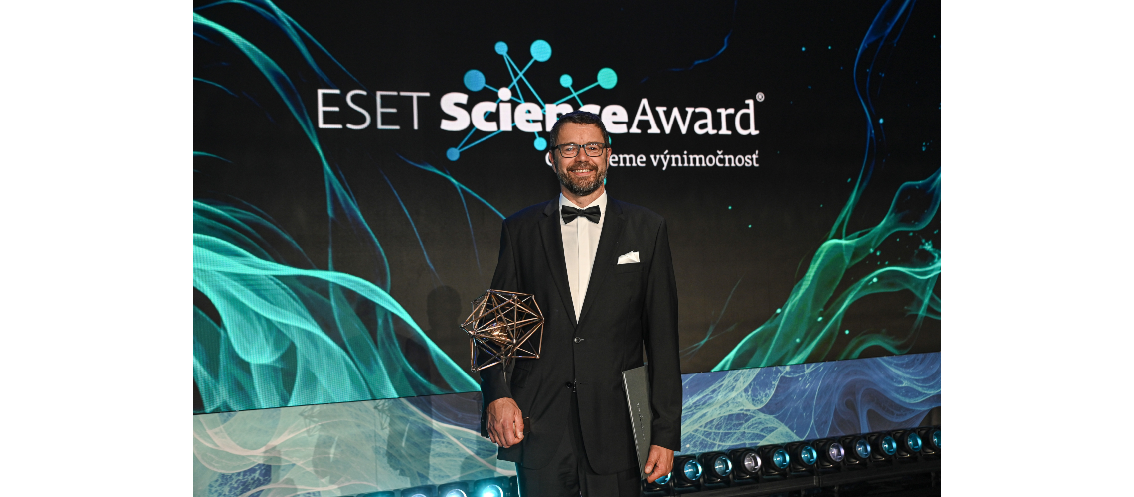 Dušan Galusek Wins the ESET Science Award 2026!
