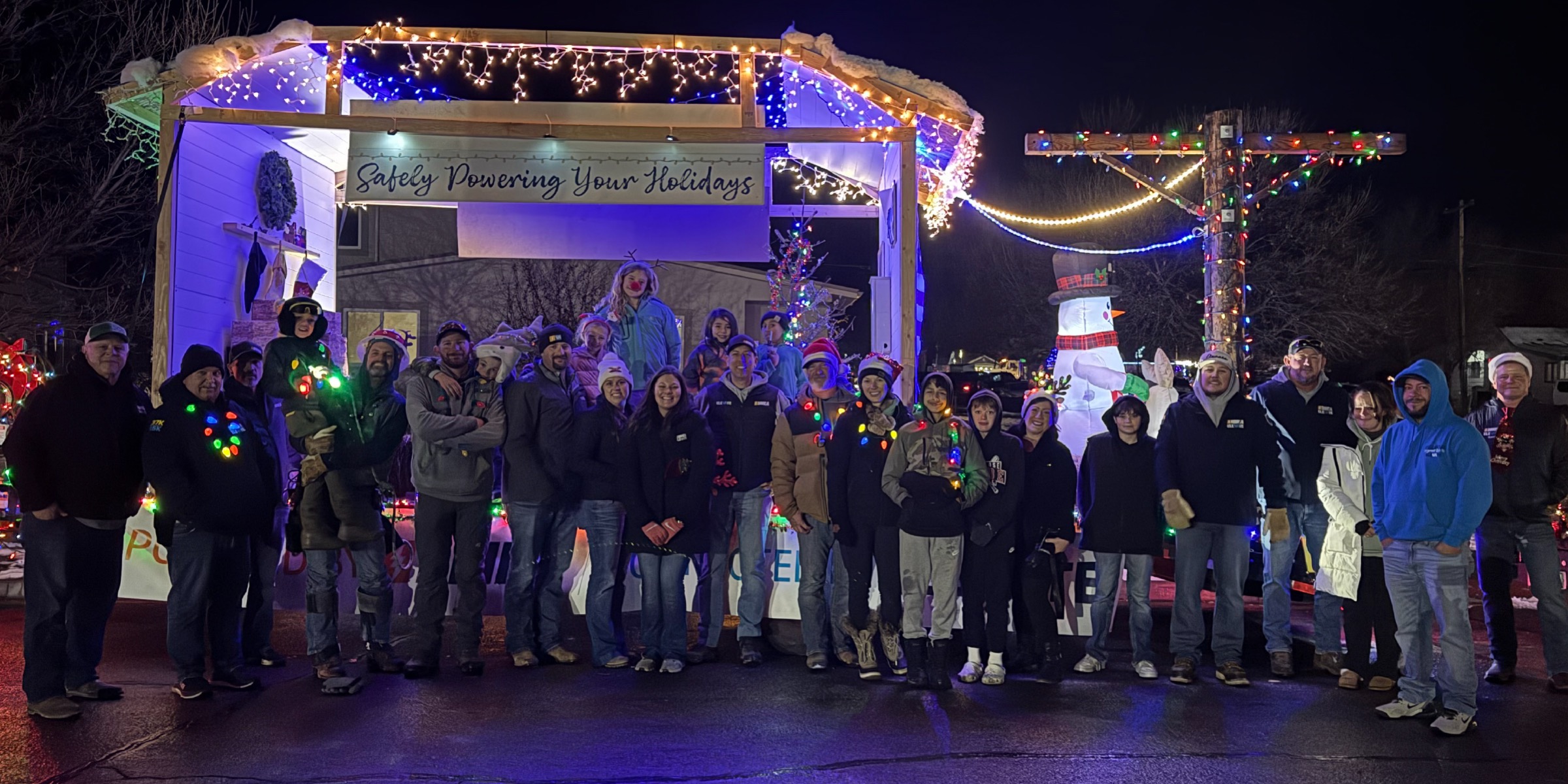 photo of DMEA & Elevate employees at the holiday parades