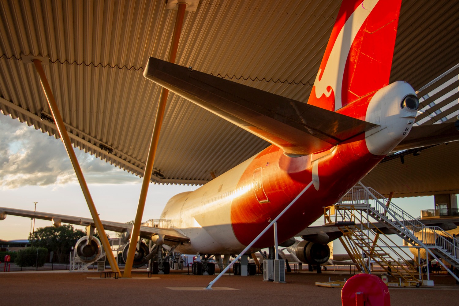 Volunteers Visit to Clean the "Queen of the Skies" 