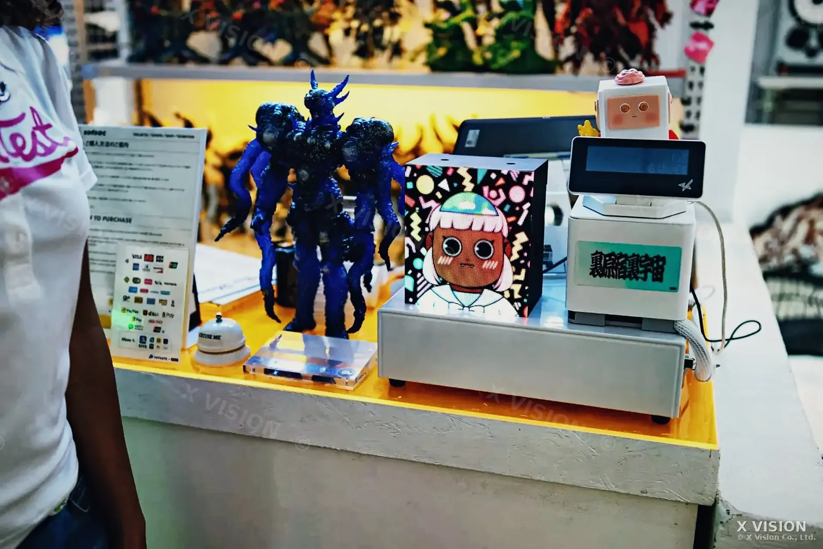 © X Vision Co., Ltd. SOMSOC原宿ショールームに展示されたX Vision Module Box