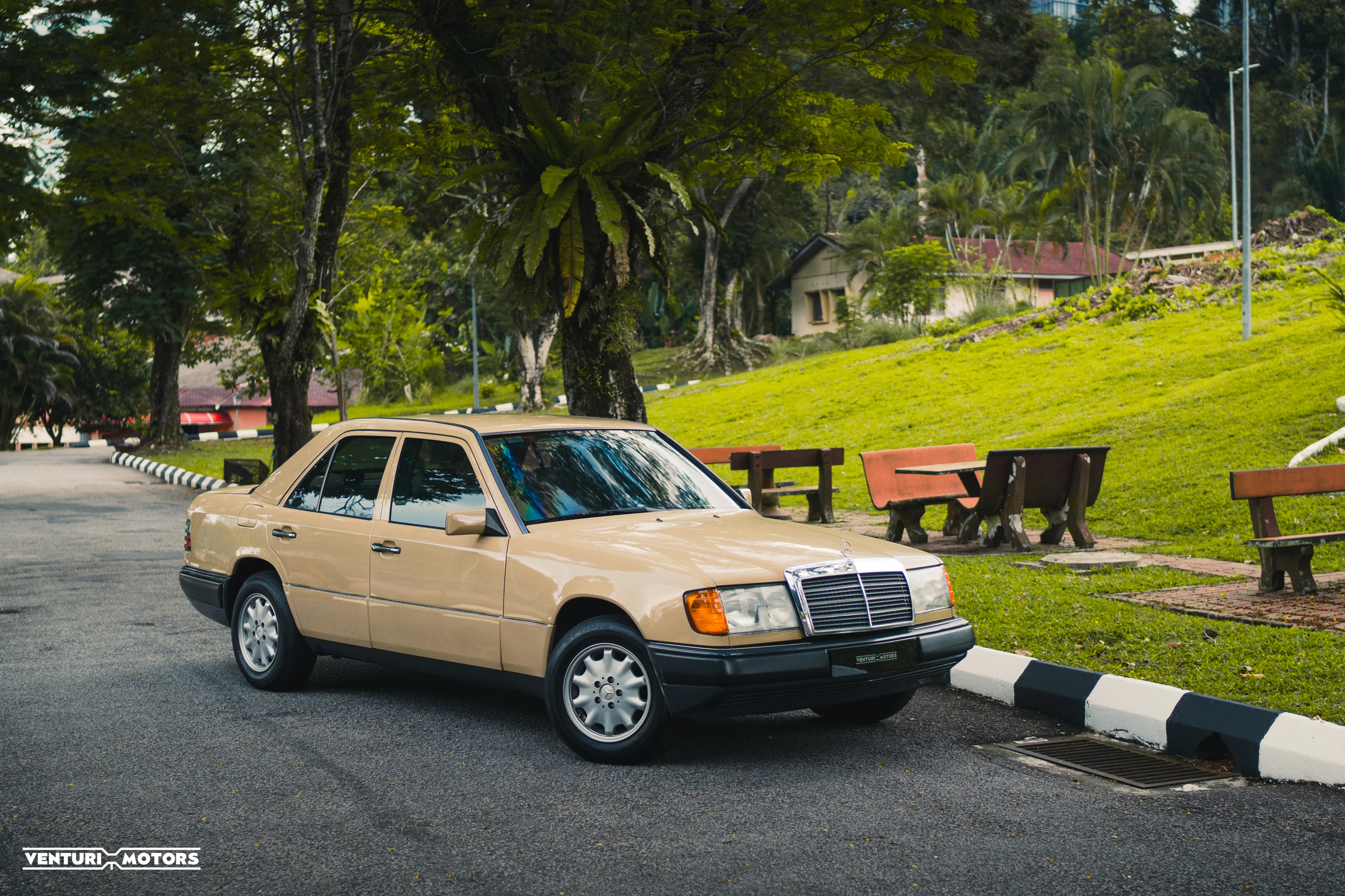 1994 Mercedes-Benz W124 E280