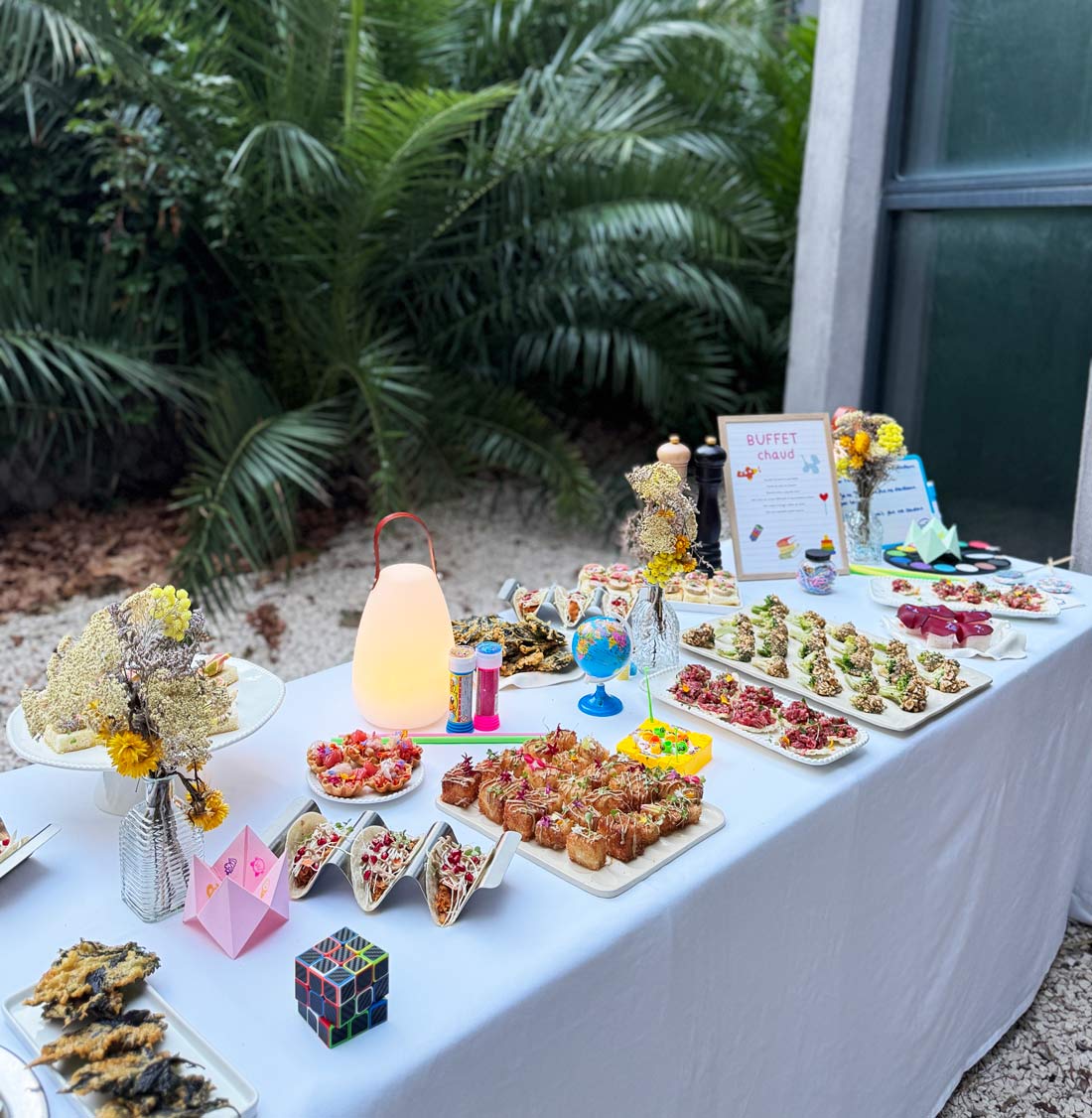 Photo du repas privé d'entreprise pour la marque Jott sur le thème back to school.