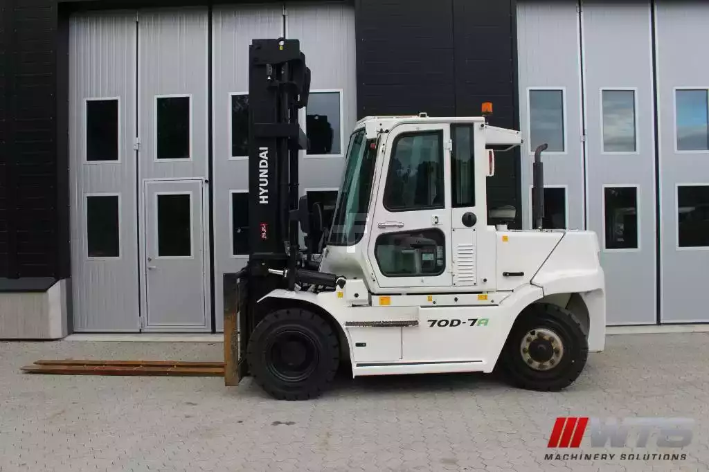 Hyundai 70 D-7 A