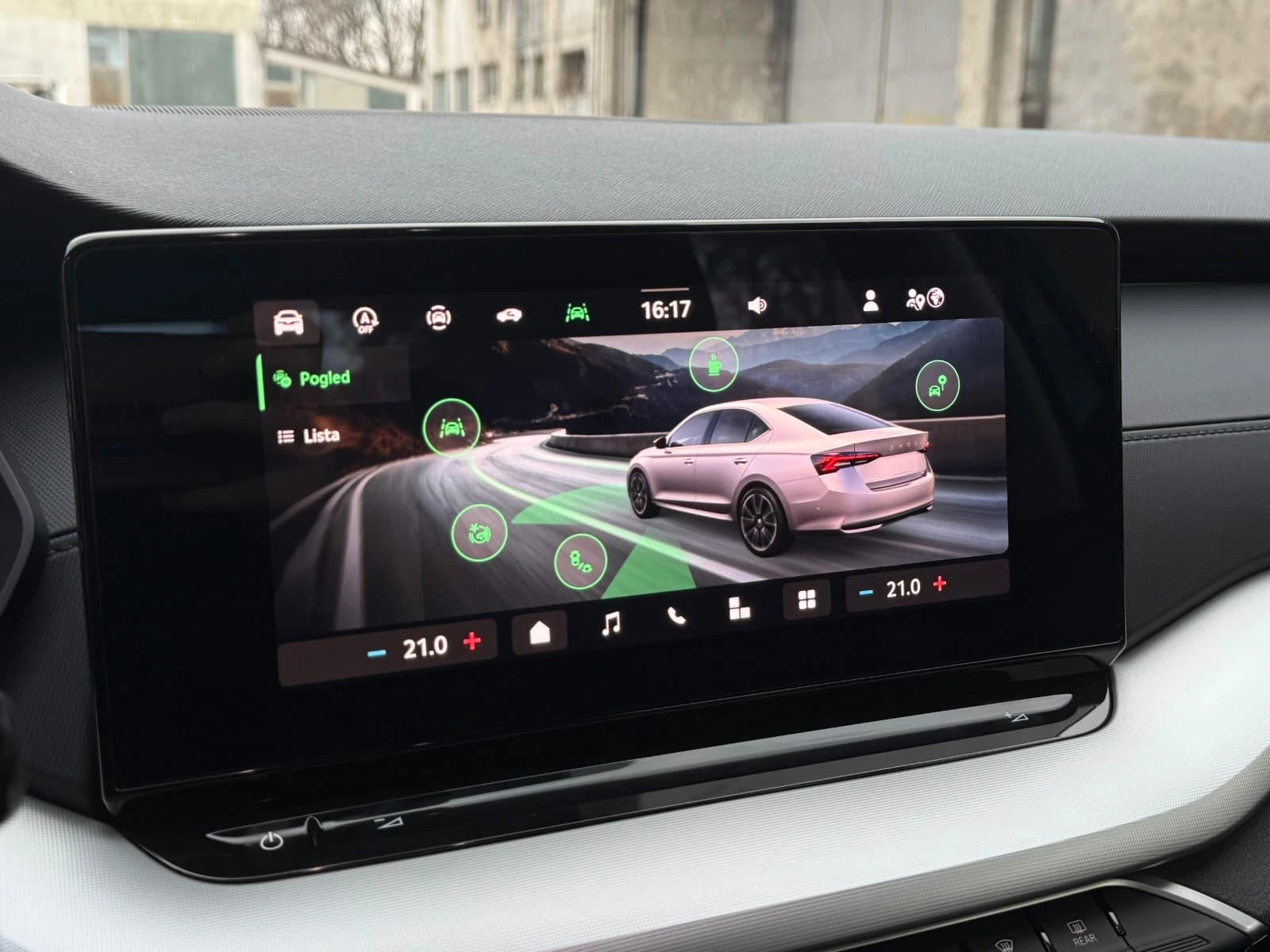 central display of skoda octavia