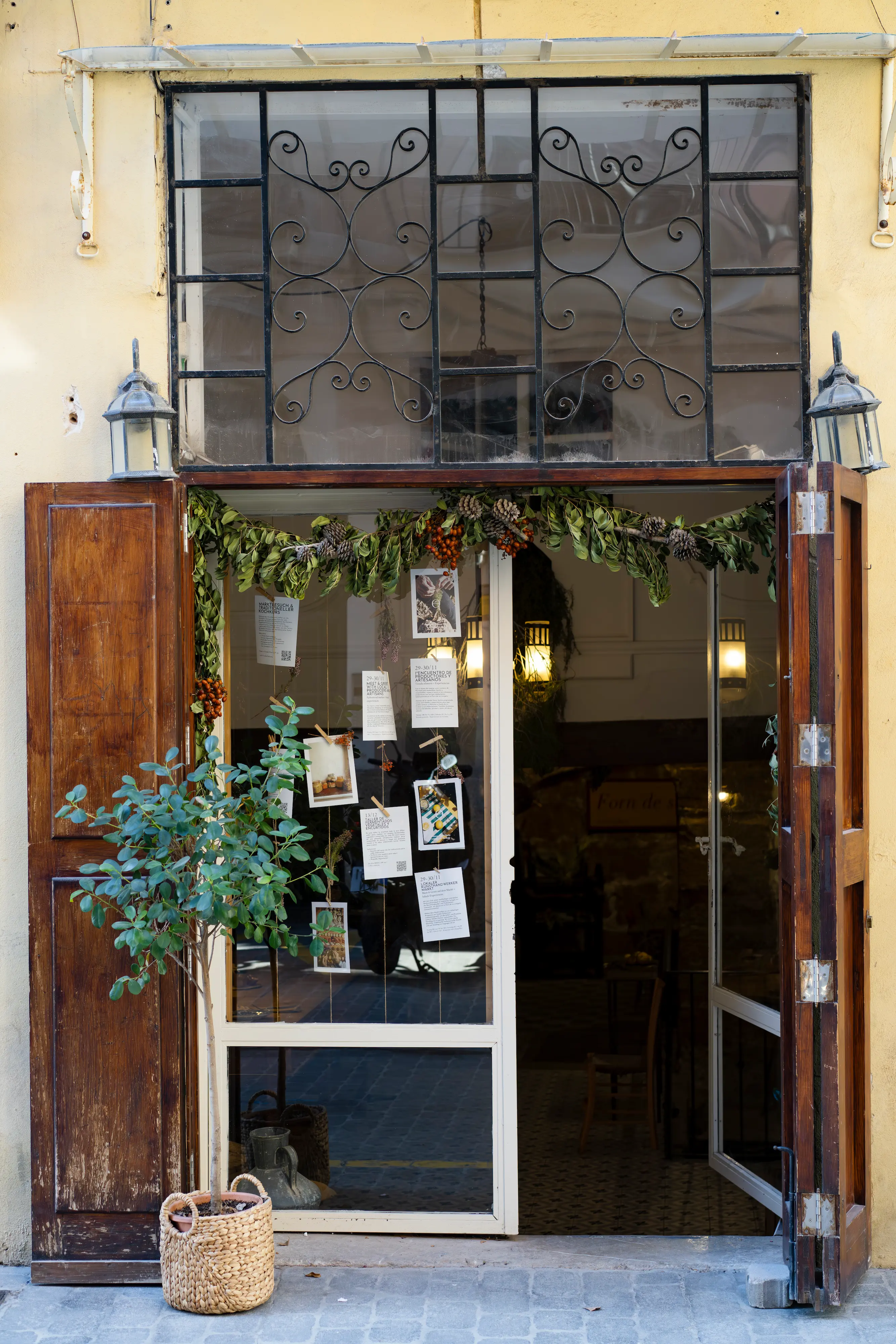 Façade of Forn de sa Llotgeta