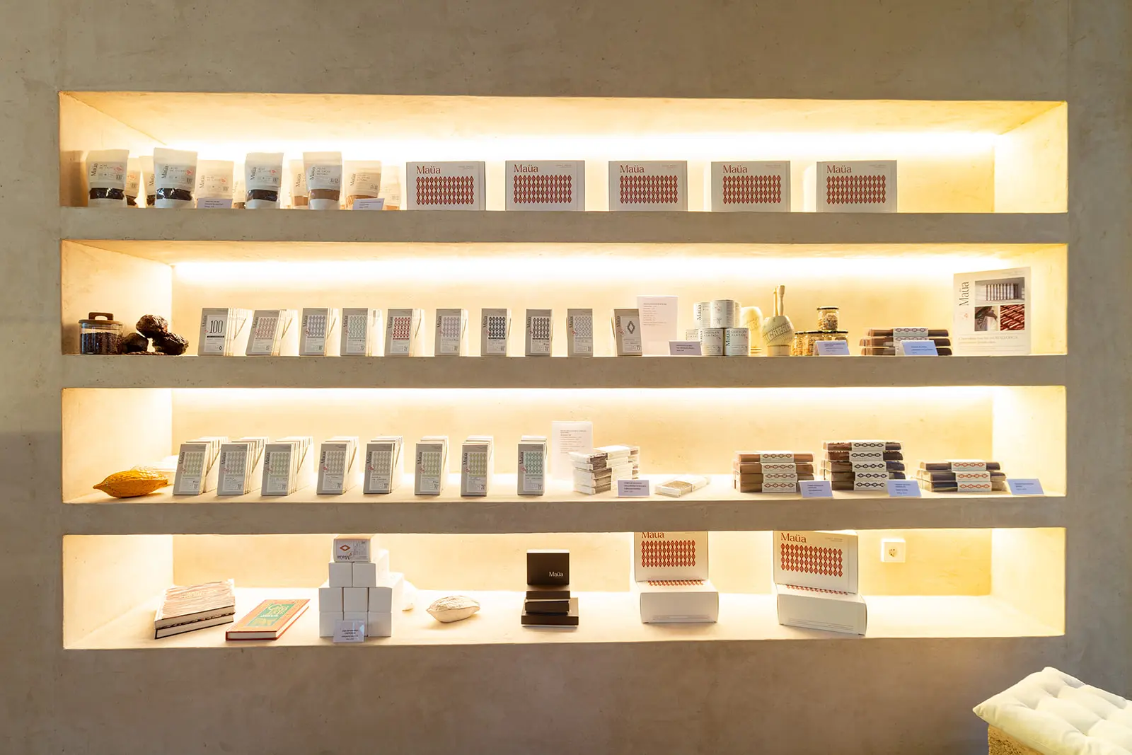 Maüa's boutique, designed by Munarq. 