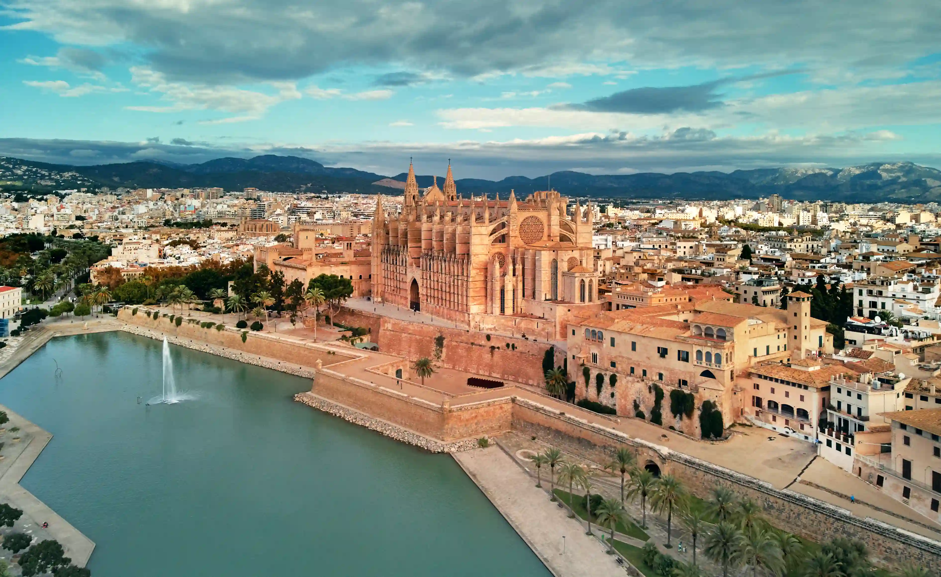 Five of Palma's Historical Sites and Architectural Wonders - View Mallorca