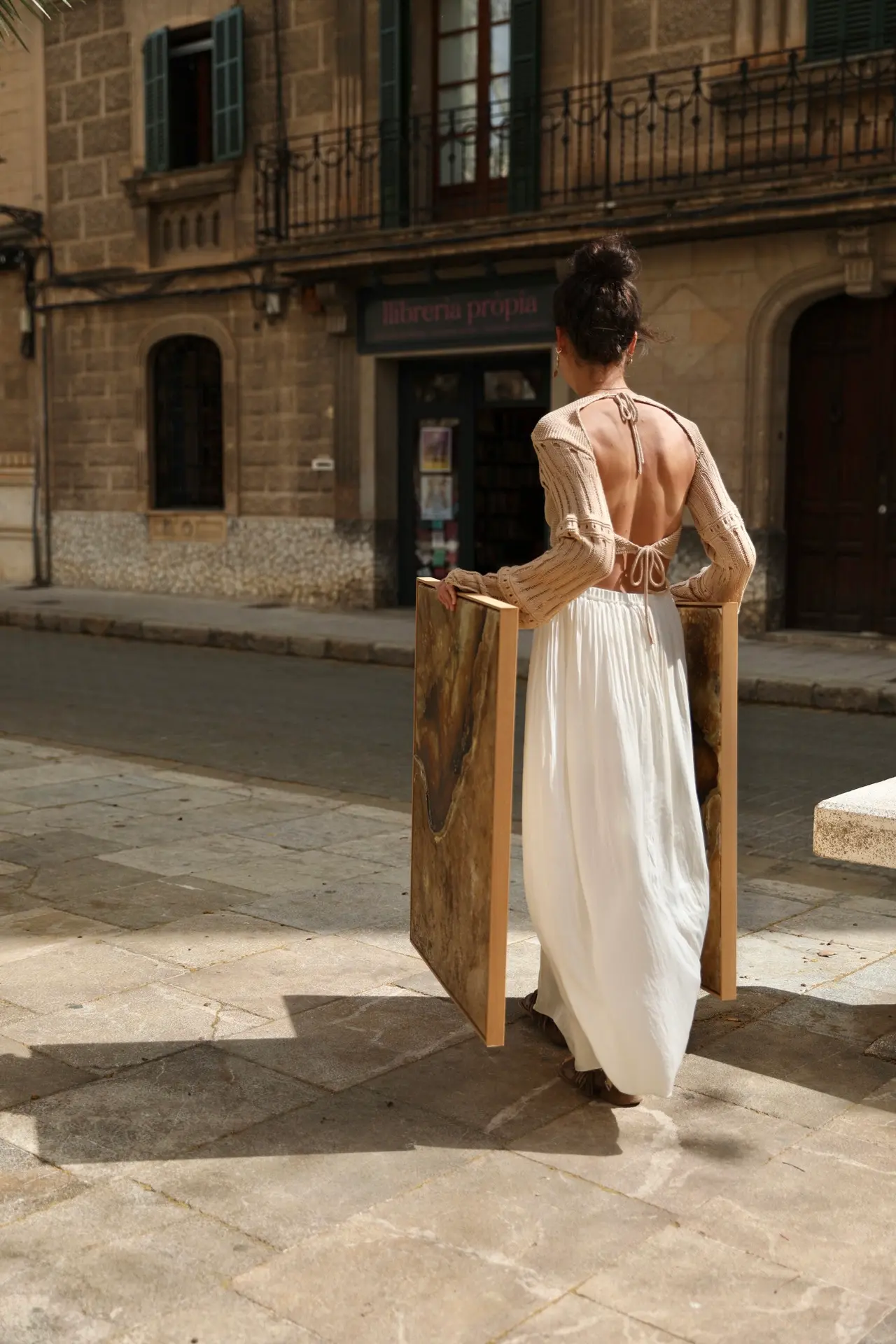 From Earth to Canvas: Renée Hennig's Journey to Raw, Natural Art - View Mallorca