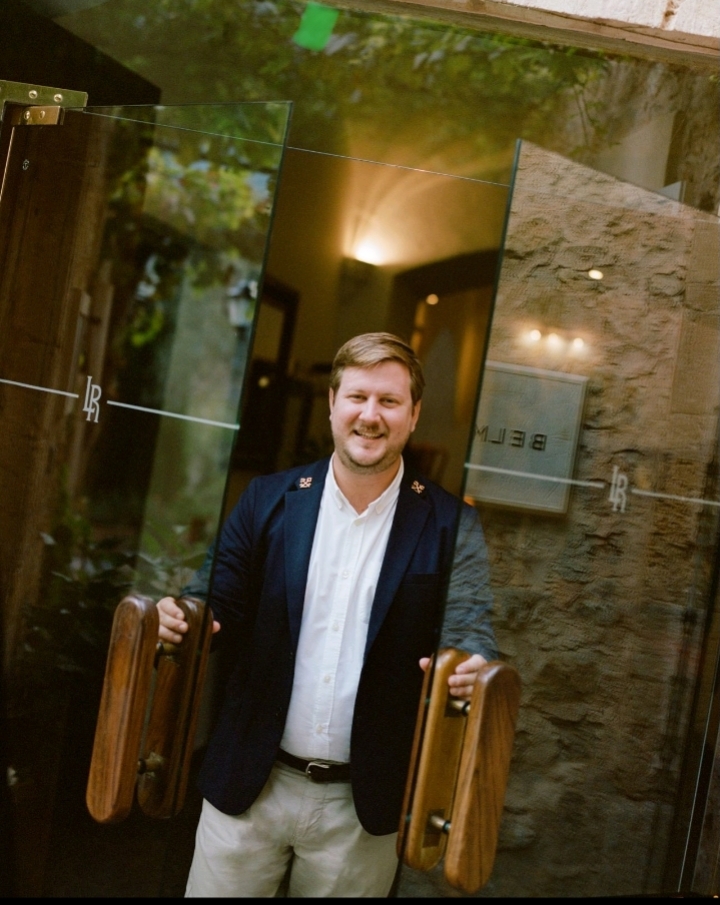 Francesco Trevisan: A Journey Toward Excellence in International Concierge Services - View Mallorca