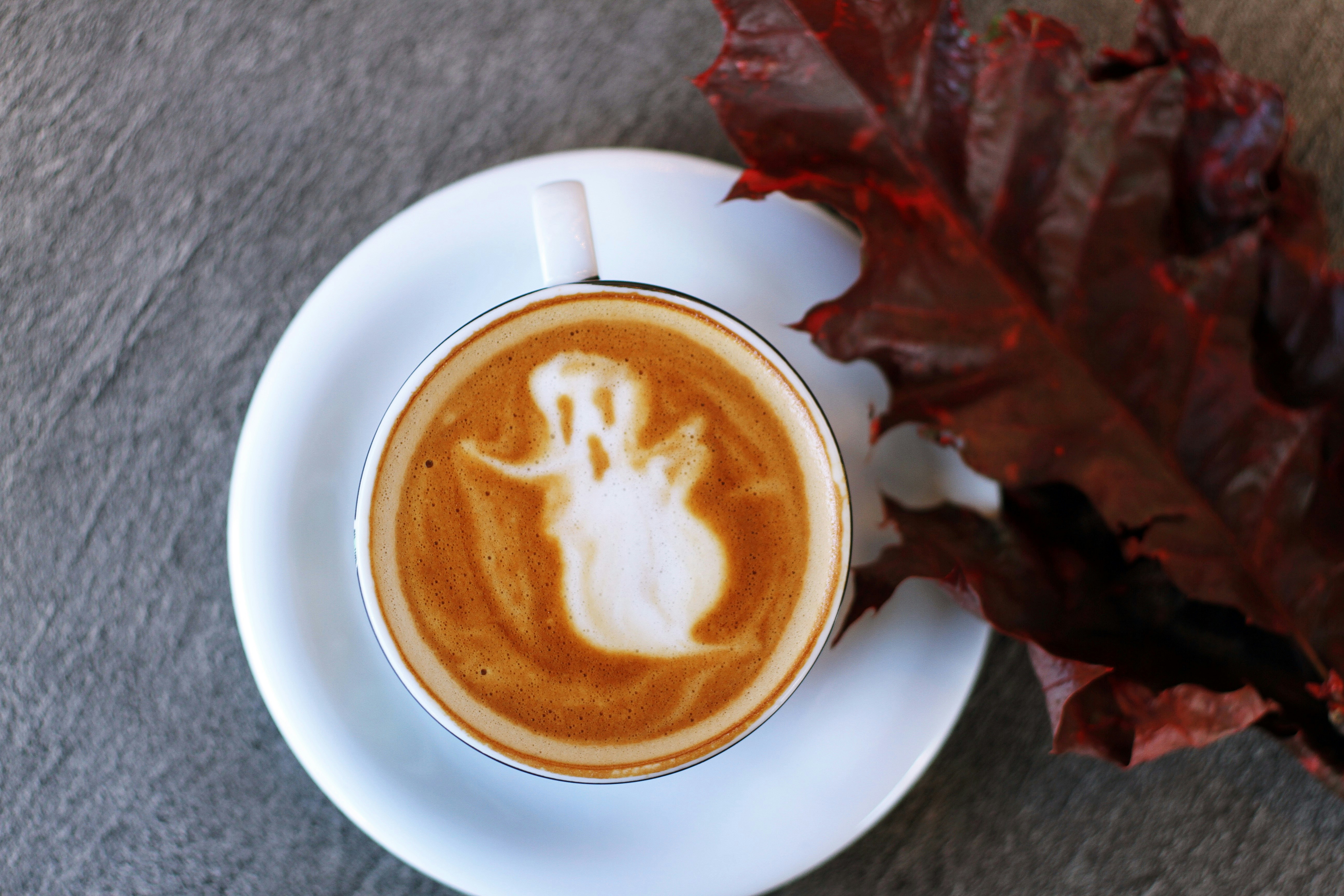 halloween latte art