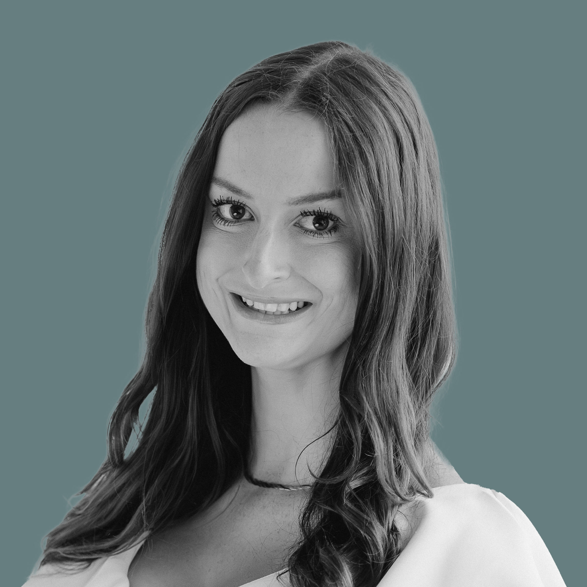 adriana sakal headshot