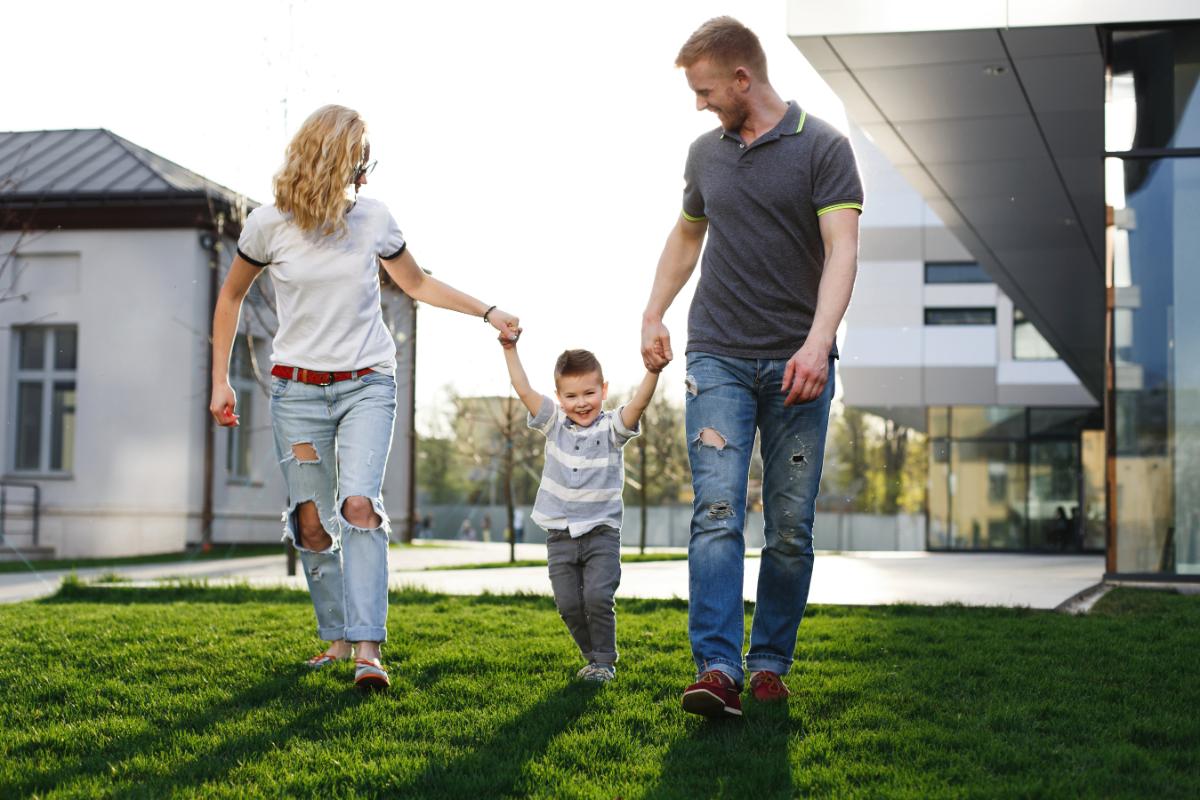 How to Legally Put a House into a Family Trust Australia?