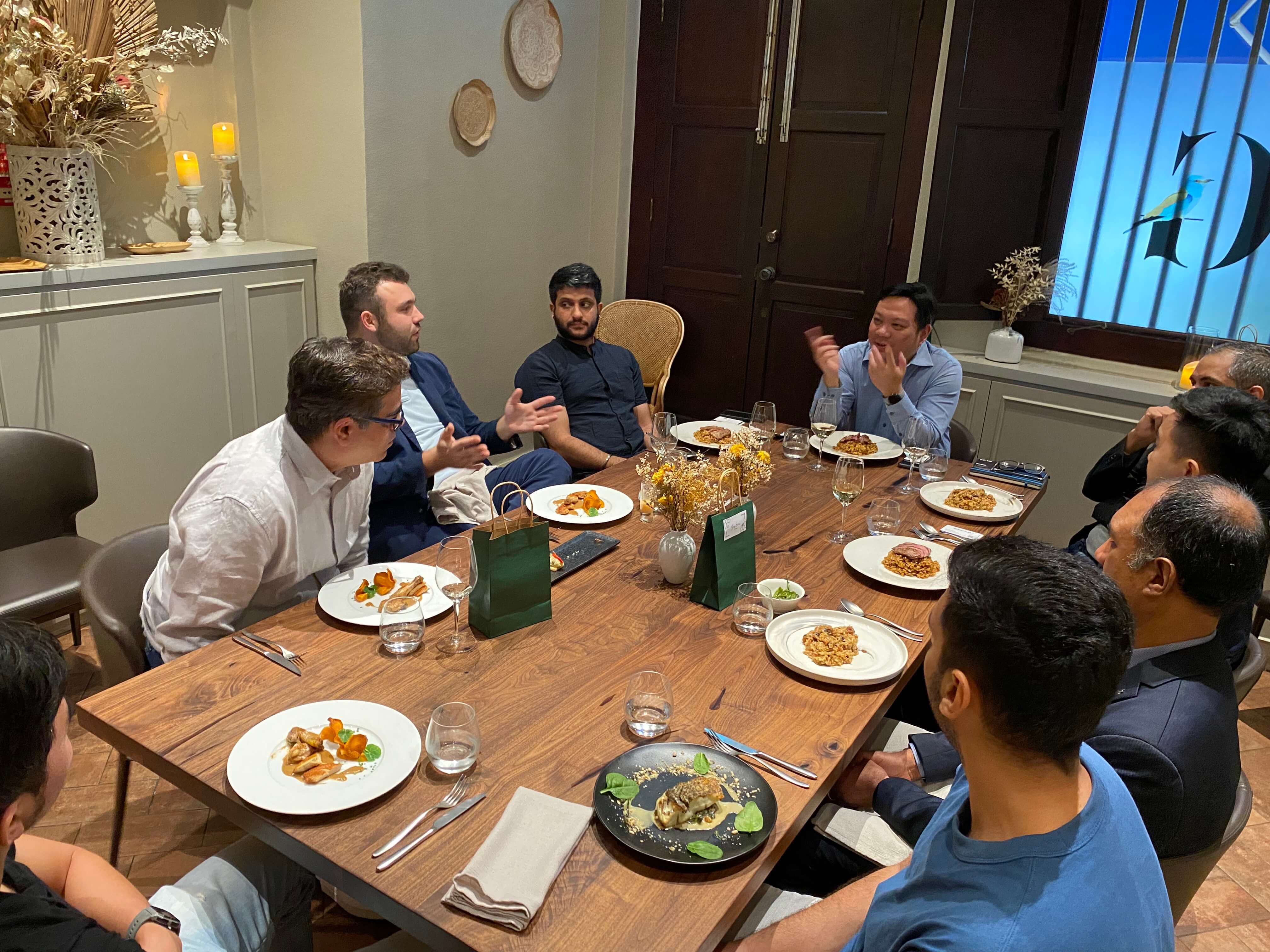 People discussing B2B SaaS lead generation
