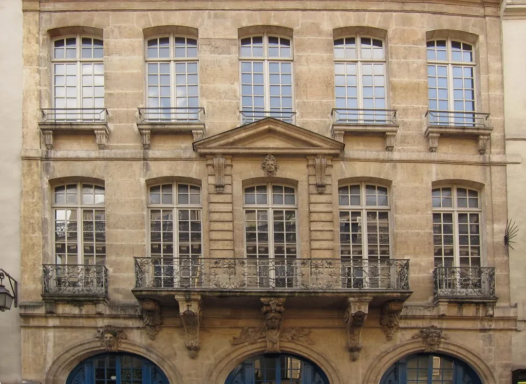 building in le Marais