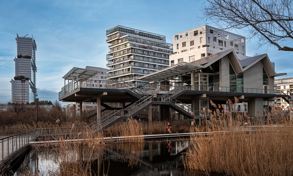 Parc Martin Luther King et le nouveau Palais de Justice de Paris