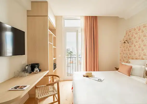 Habitación clásica con oficina con vista al mar