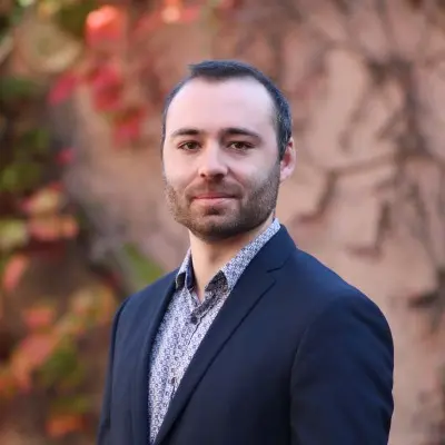 Portrait de Ronan Pons, docteur en droit spécialiste de l'IA