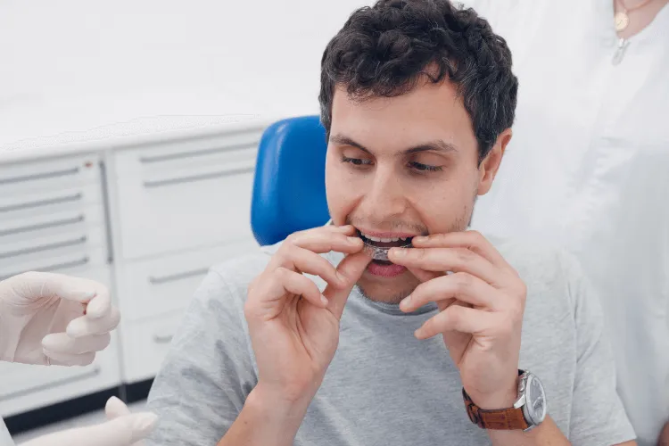 oznice-miedzy-suresmile-aligners-a-invisalign