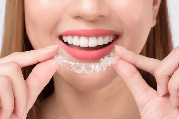 planowanie-leczenia-nakladkami-suresmile-vs-invisalign