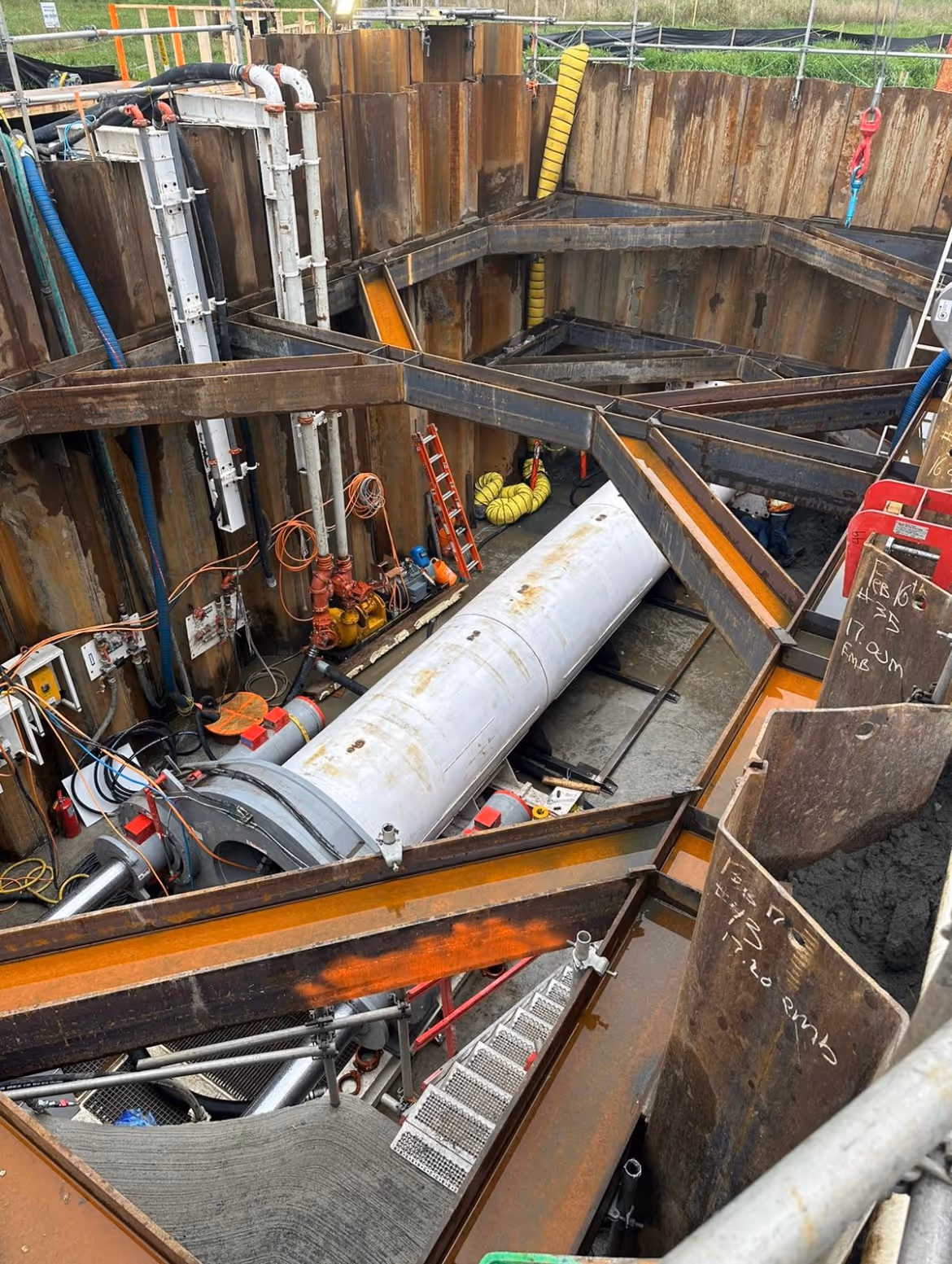 a microtunnel in a sheet piles shaft