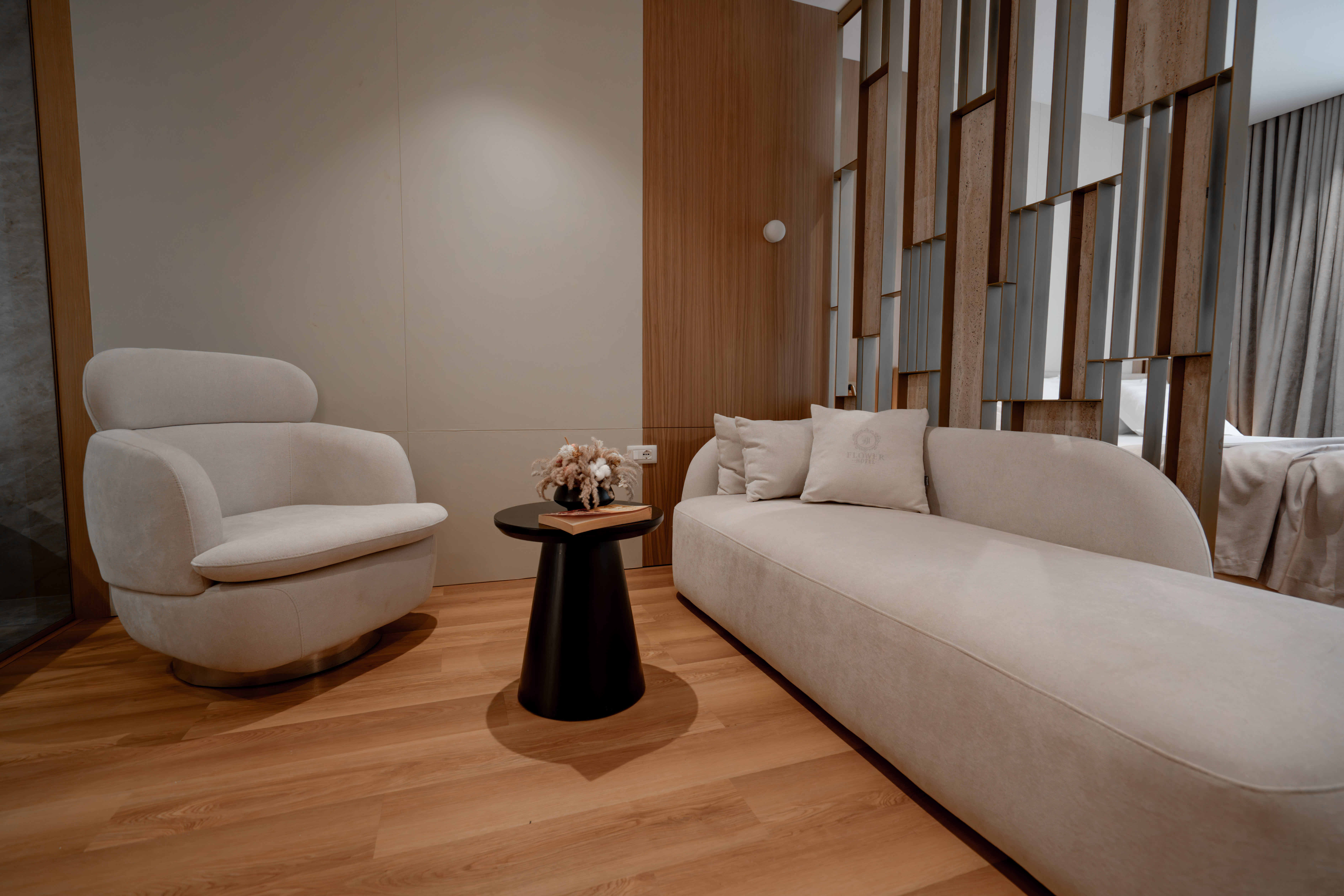 Flower Loft Suite