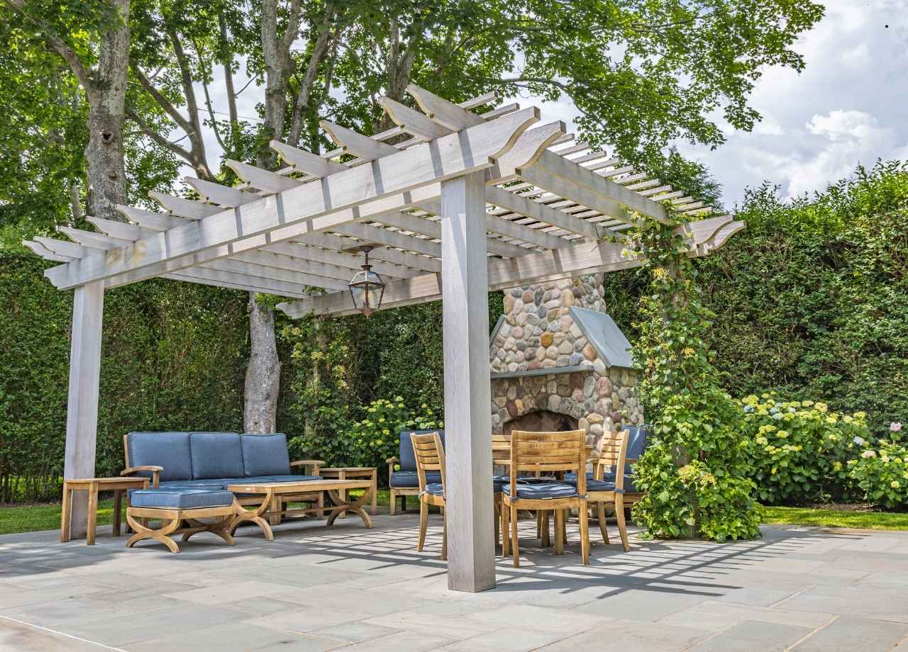 Outdoor Fireplaces & Fire Pits