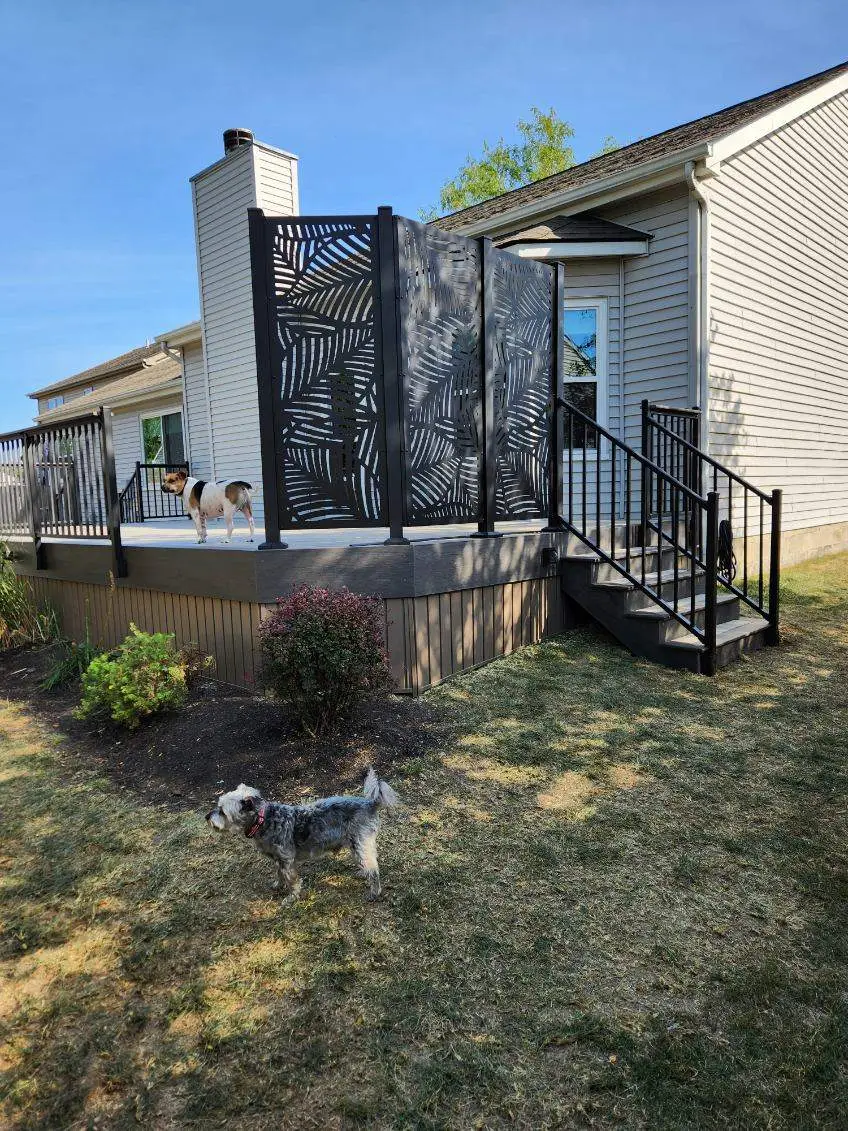 Knittle, Gerry Deck Privacy Screens - Photo