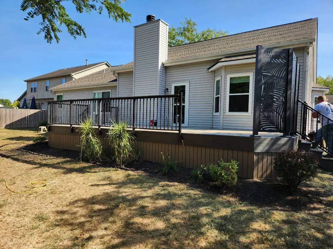 Knittle, Gerry Deck Privacy Screens - Photo