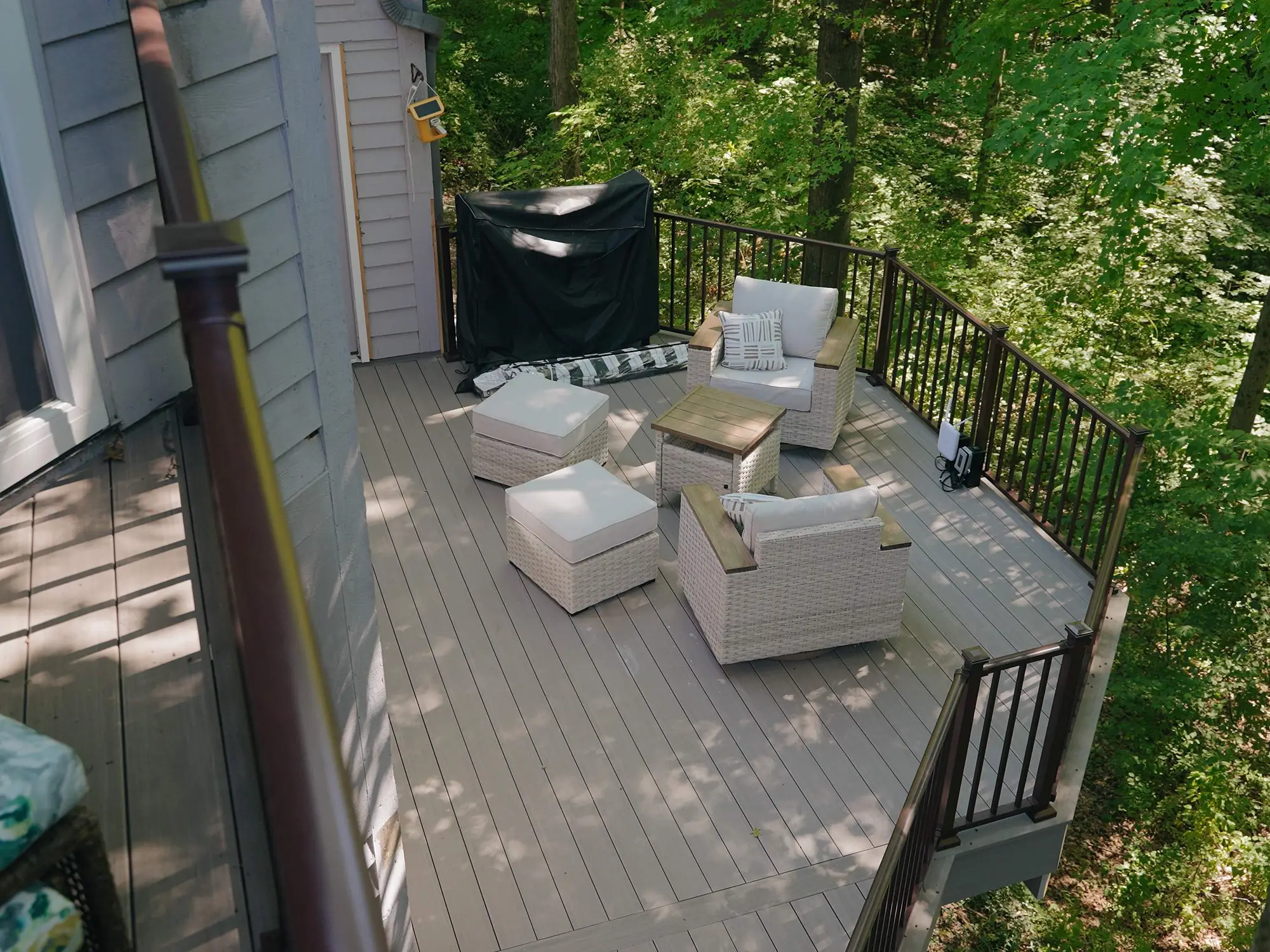 Castle, Emily Deck - Photo