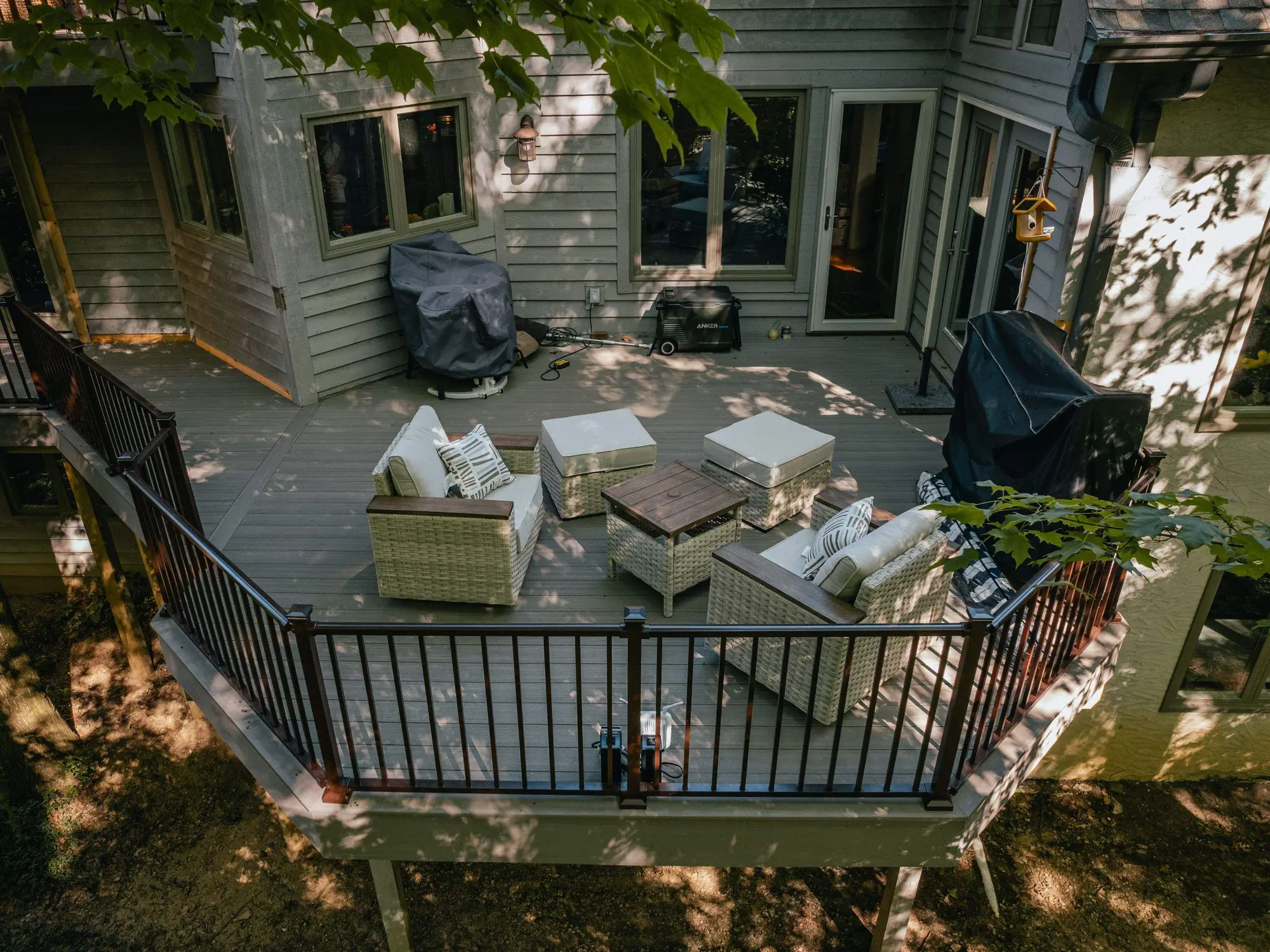 Castle, Emily Deck - Photo