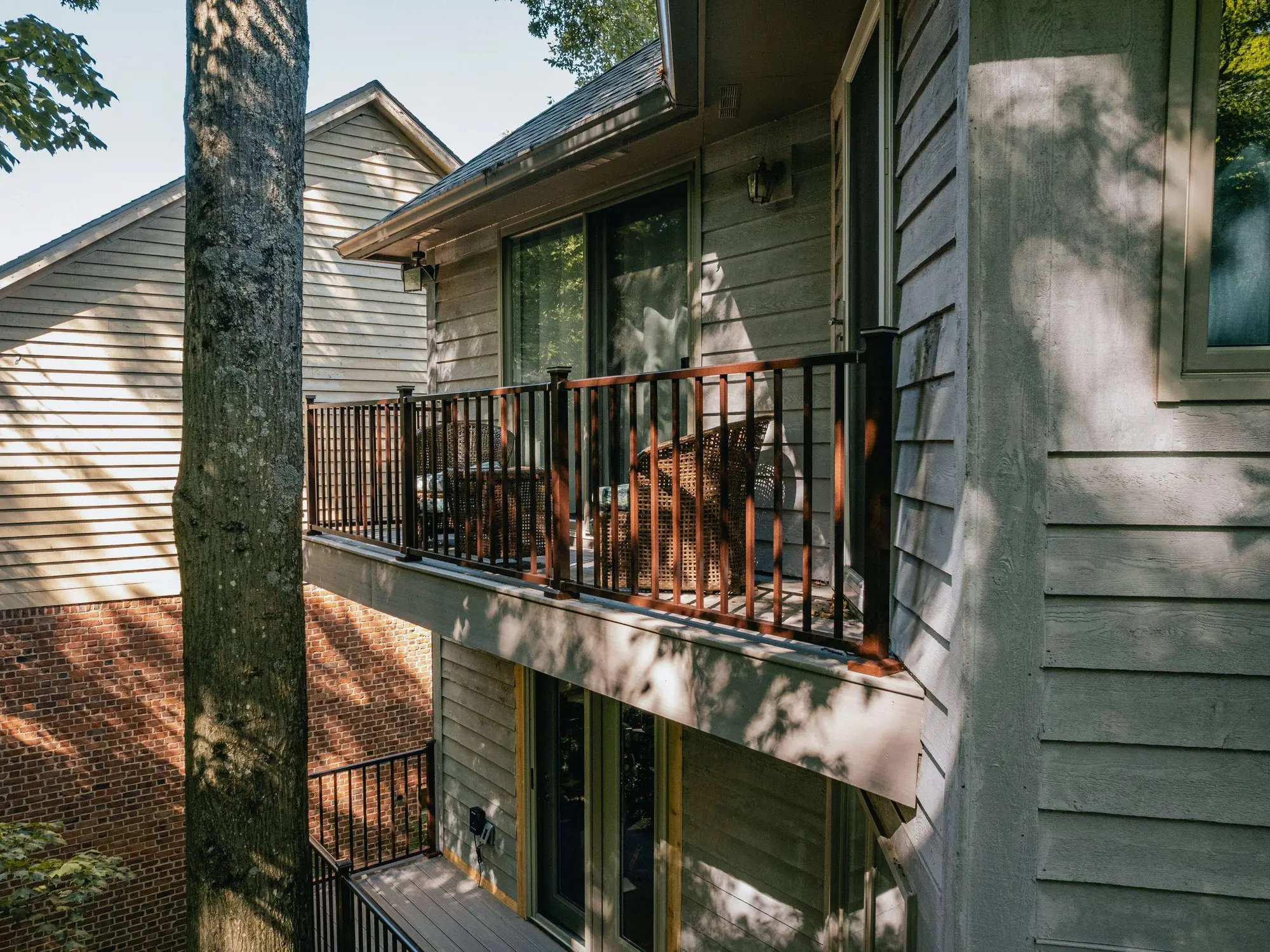 Castle, Emily Deck - Photo