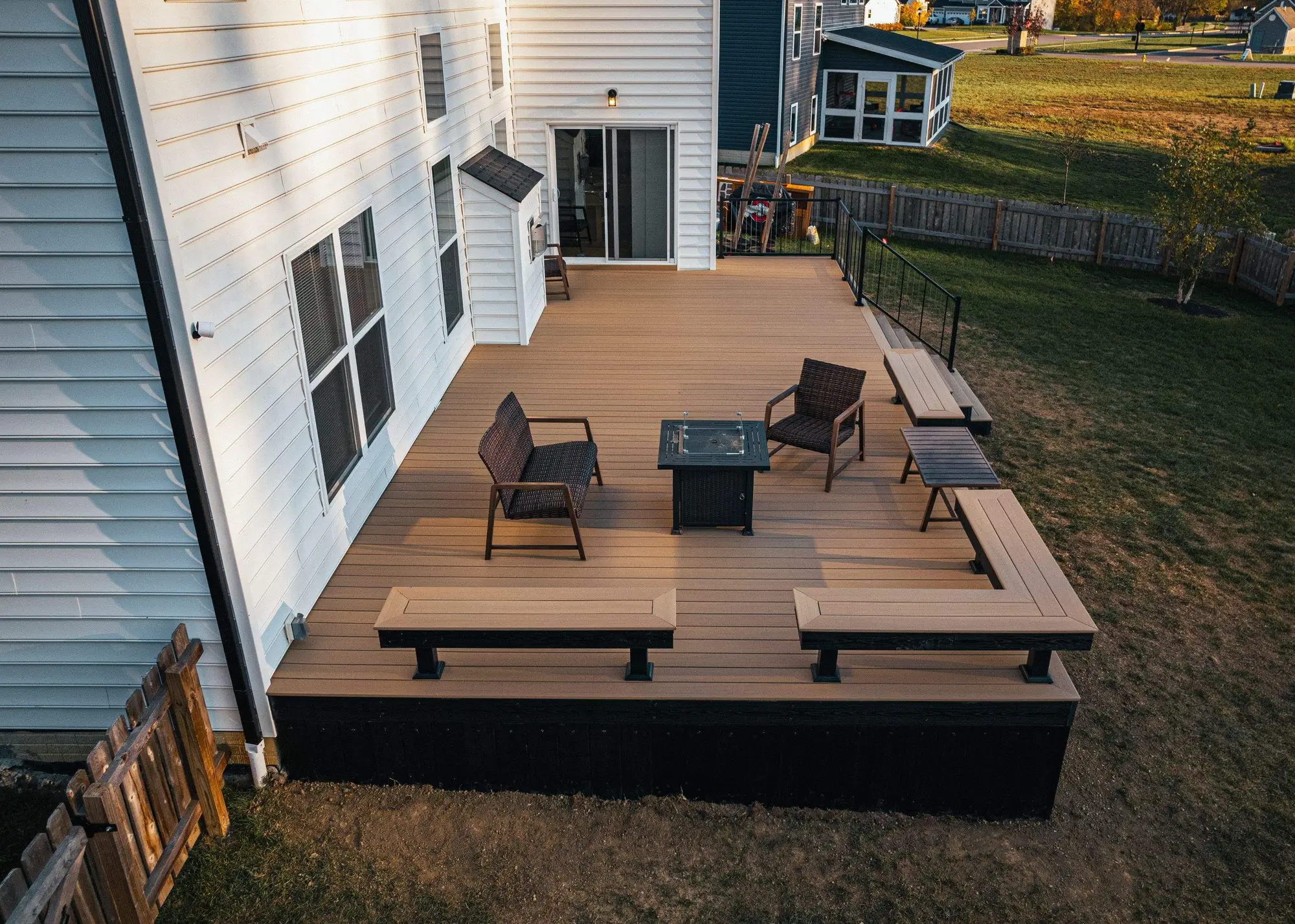 Sierra, Erica Deck - Photo