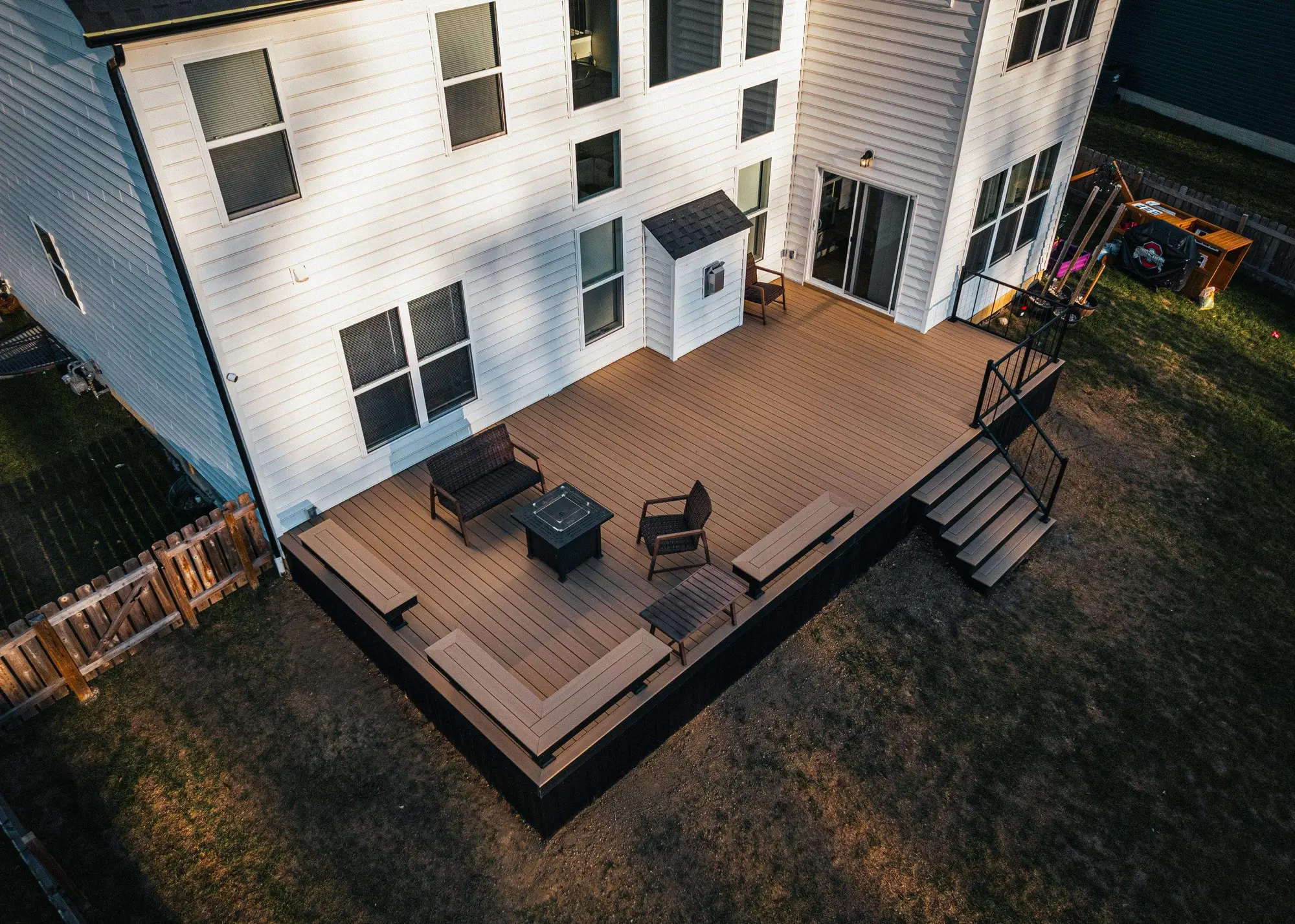 Sierra, Erica Deck - Photo